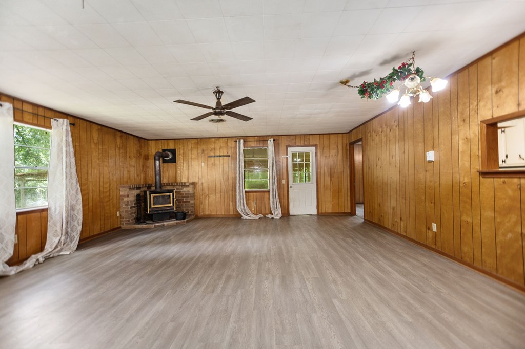 423 Pouland Property Photo 6