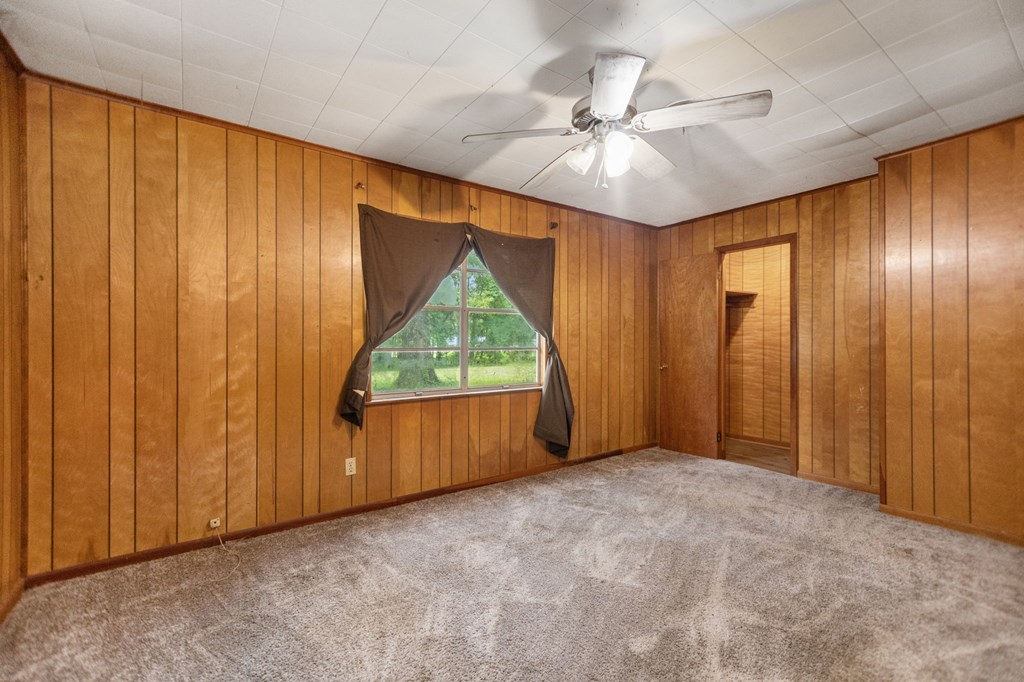 423 Pouland Property Photo 13