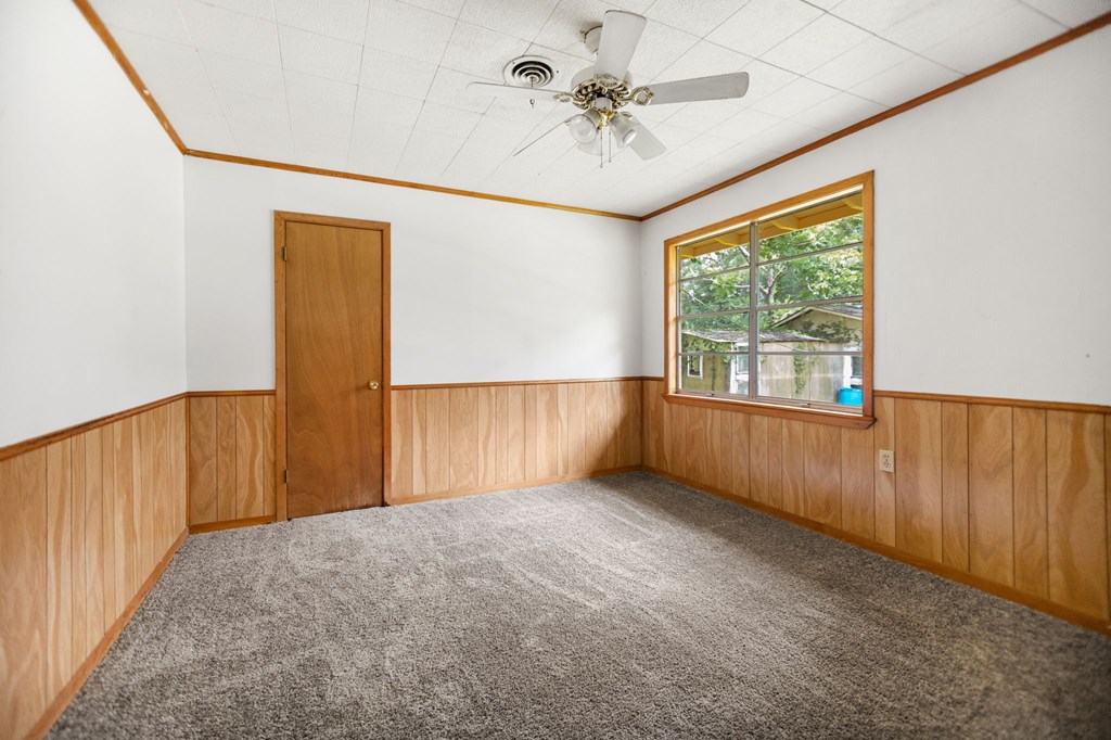 423 Pouland Property Photo 16
