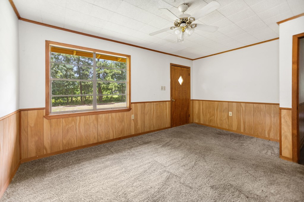 423 Pouland Property Photo 17
