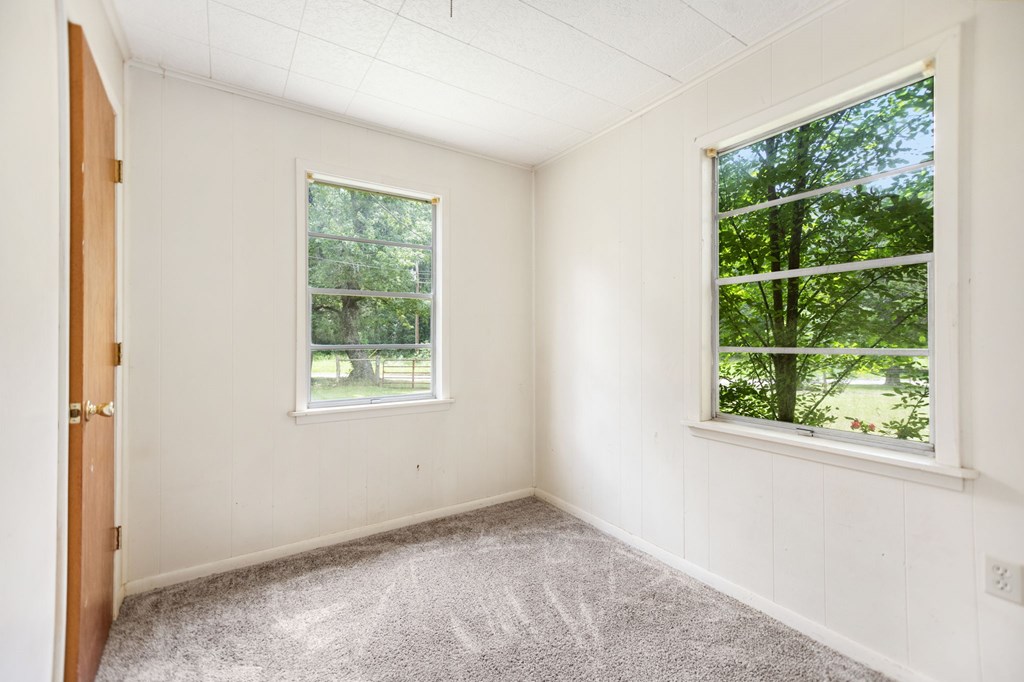 423 Pouland Property Photo 22