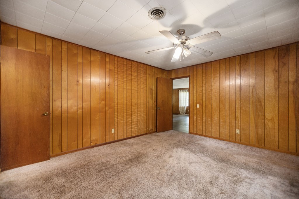423 Pouland Property Photo 24