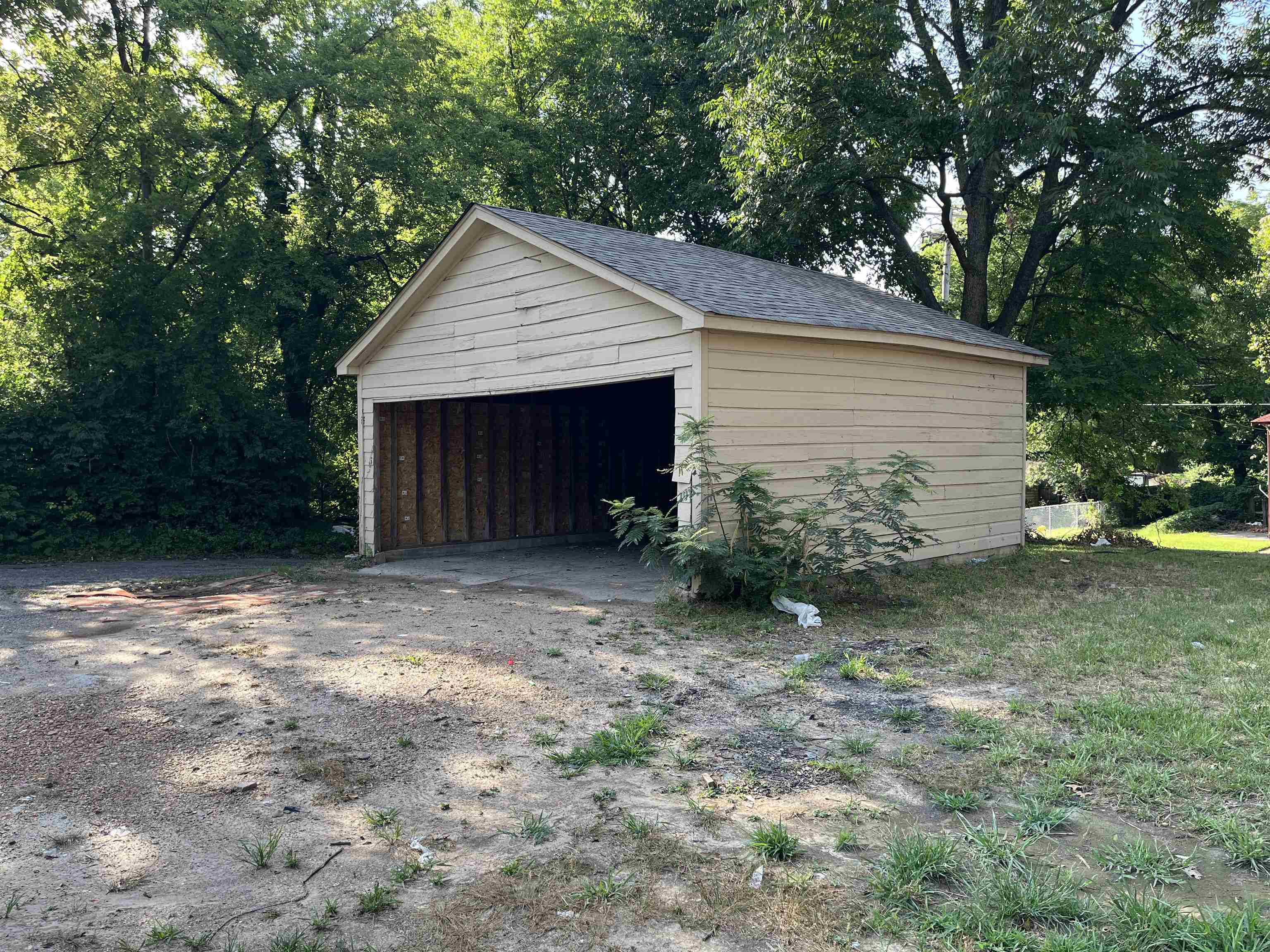 1023 Oakview St Property Photo 12