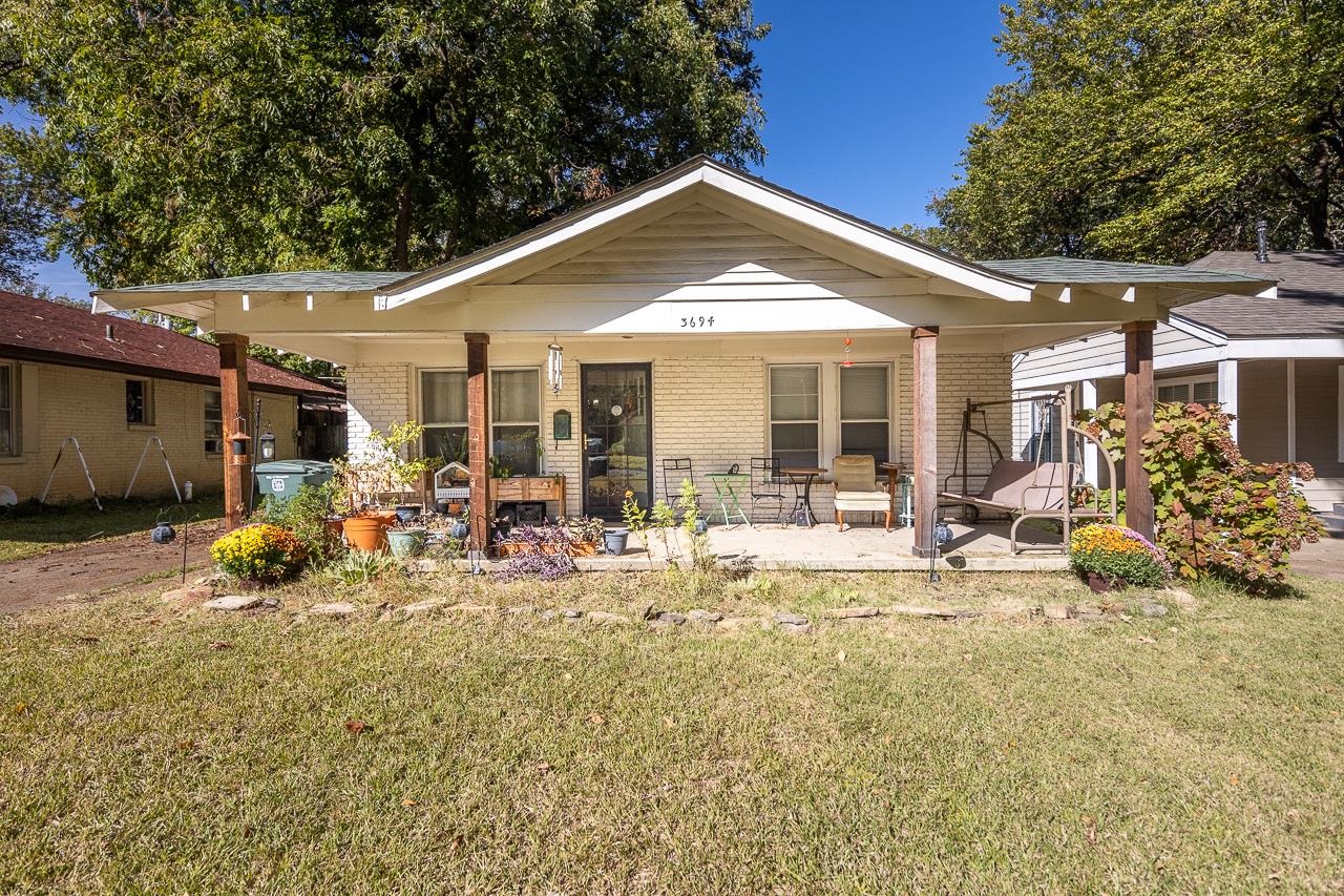 3694 DOUGLASS AVE Property Photo 1
