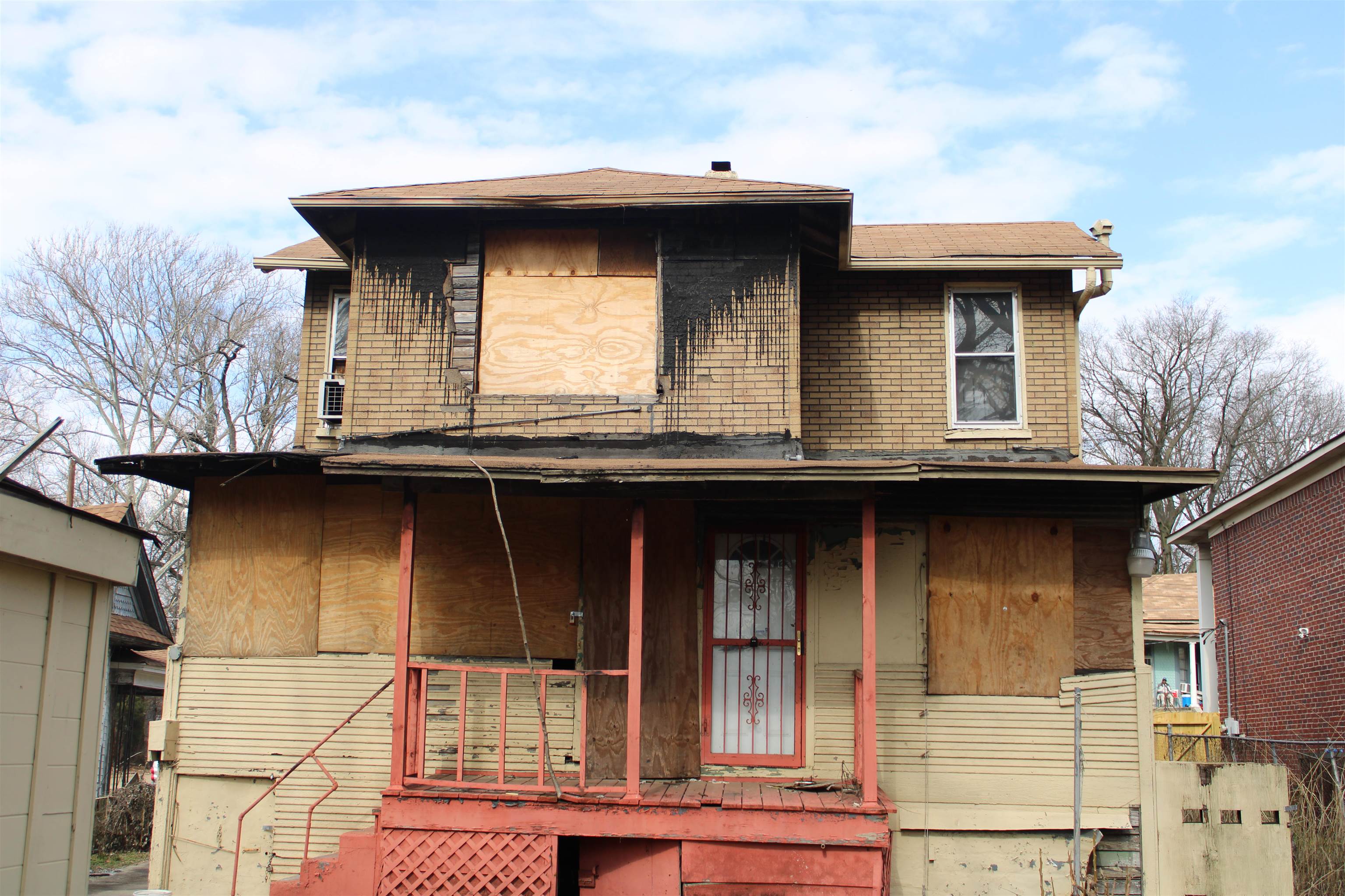 387 Gaston Ave Property Photo 3