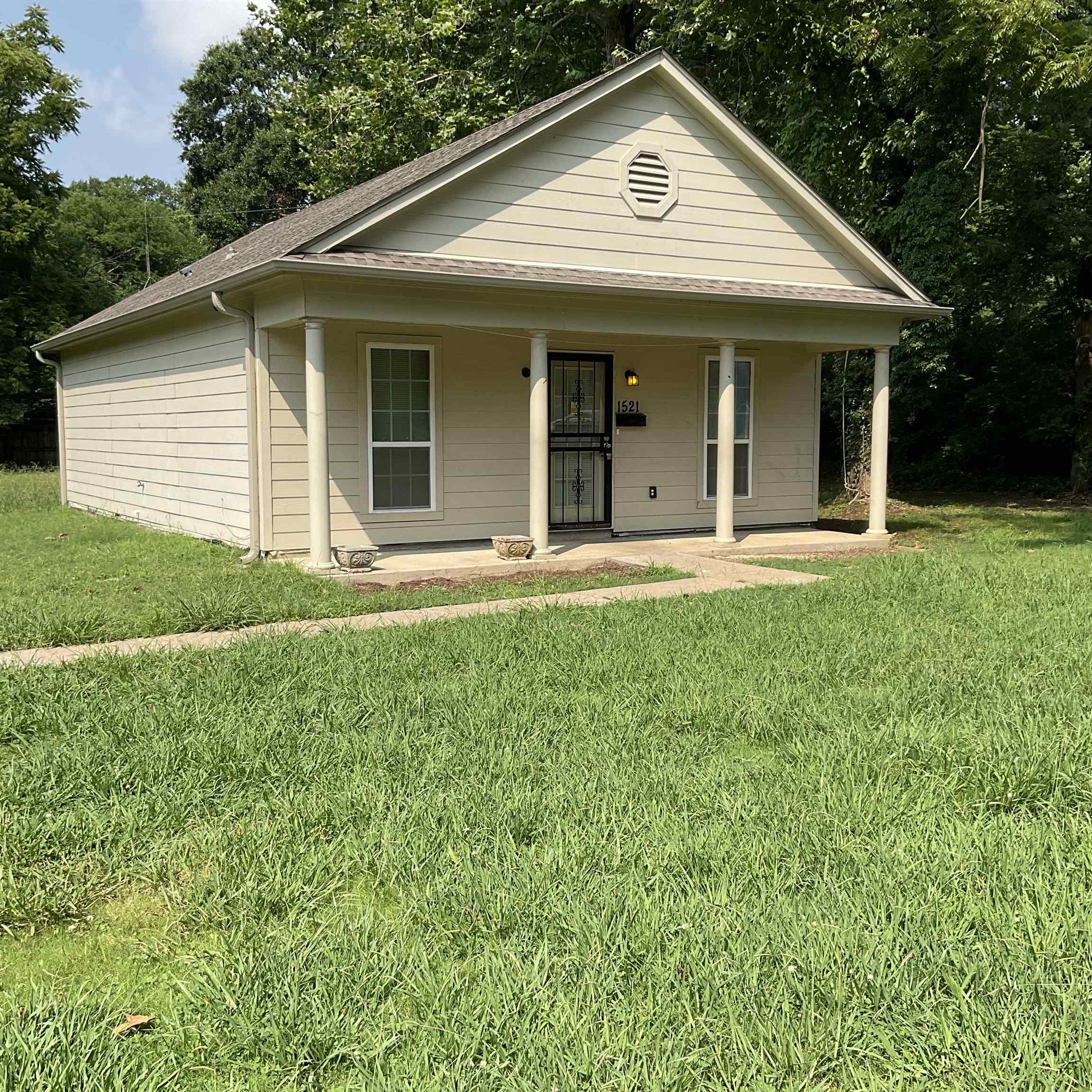 1521 HOPE ST Property Photo 1