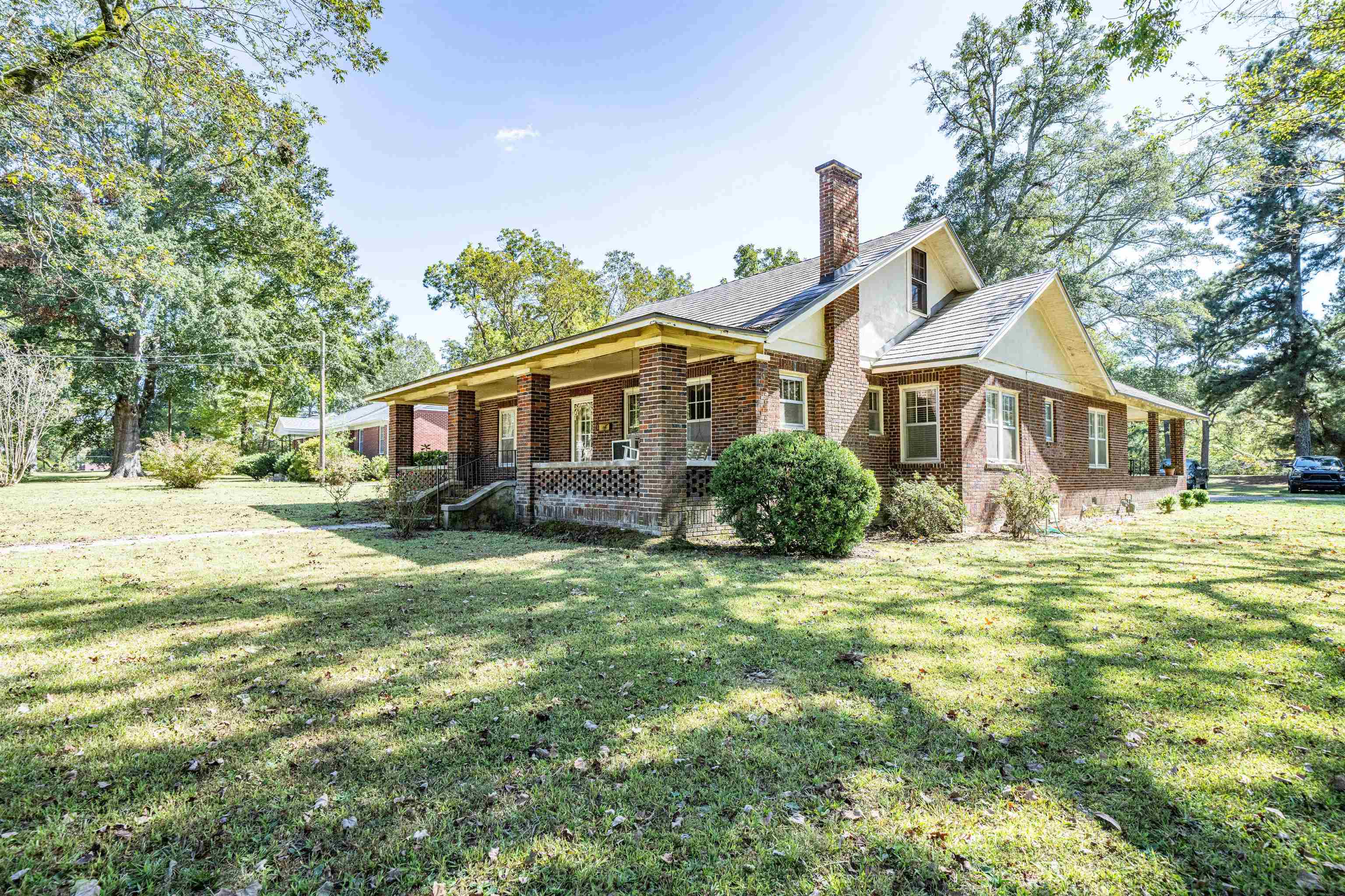 307 CHURCH ST Property Photo 1