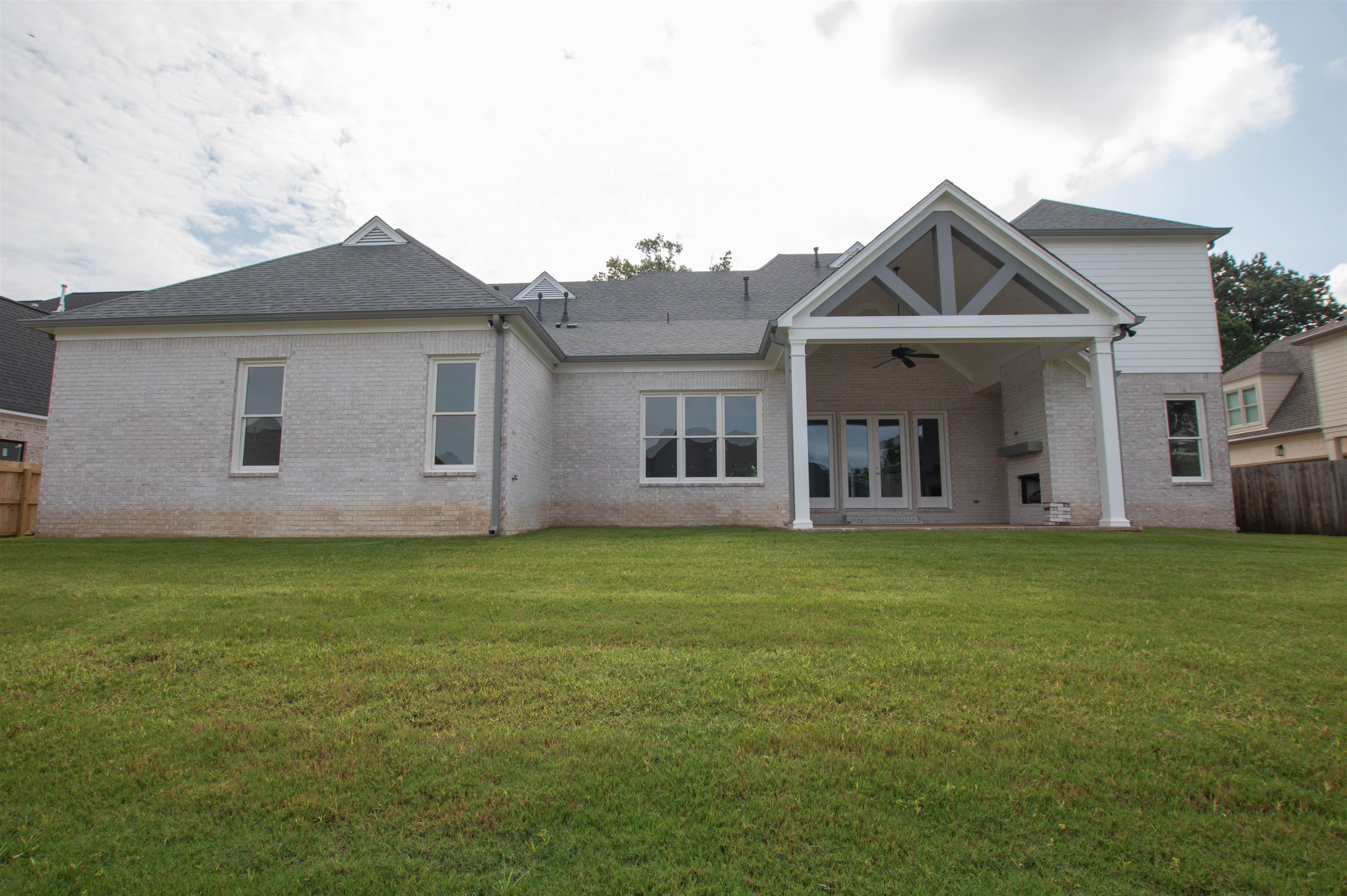 2611 Moore Rd Property Photo 2