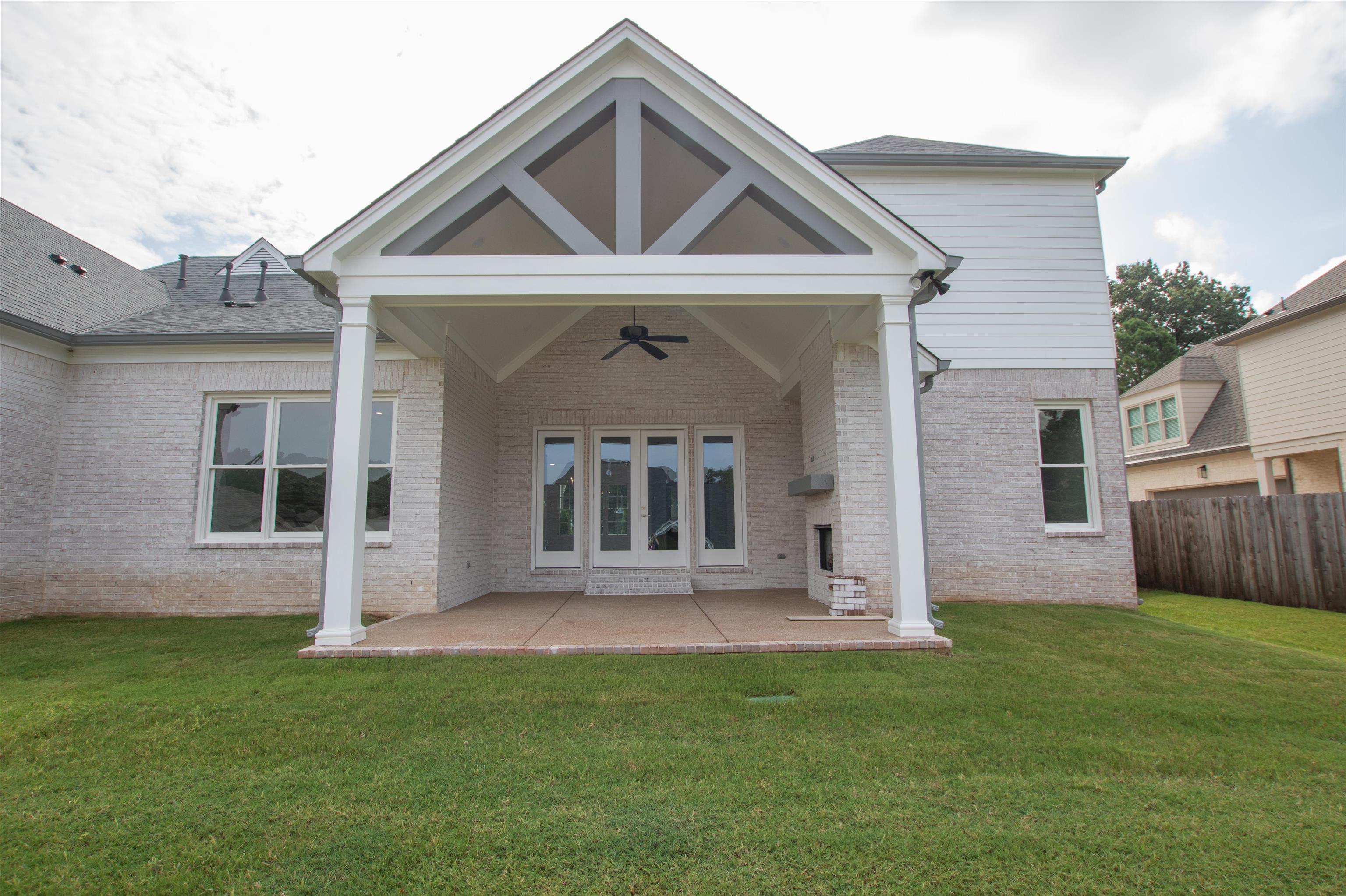 2611 Moore Rd Property Photo 4