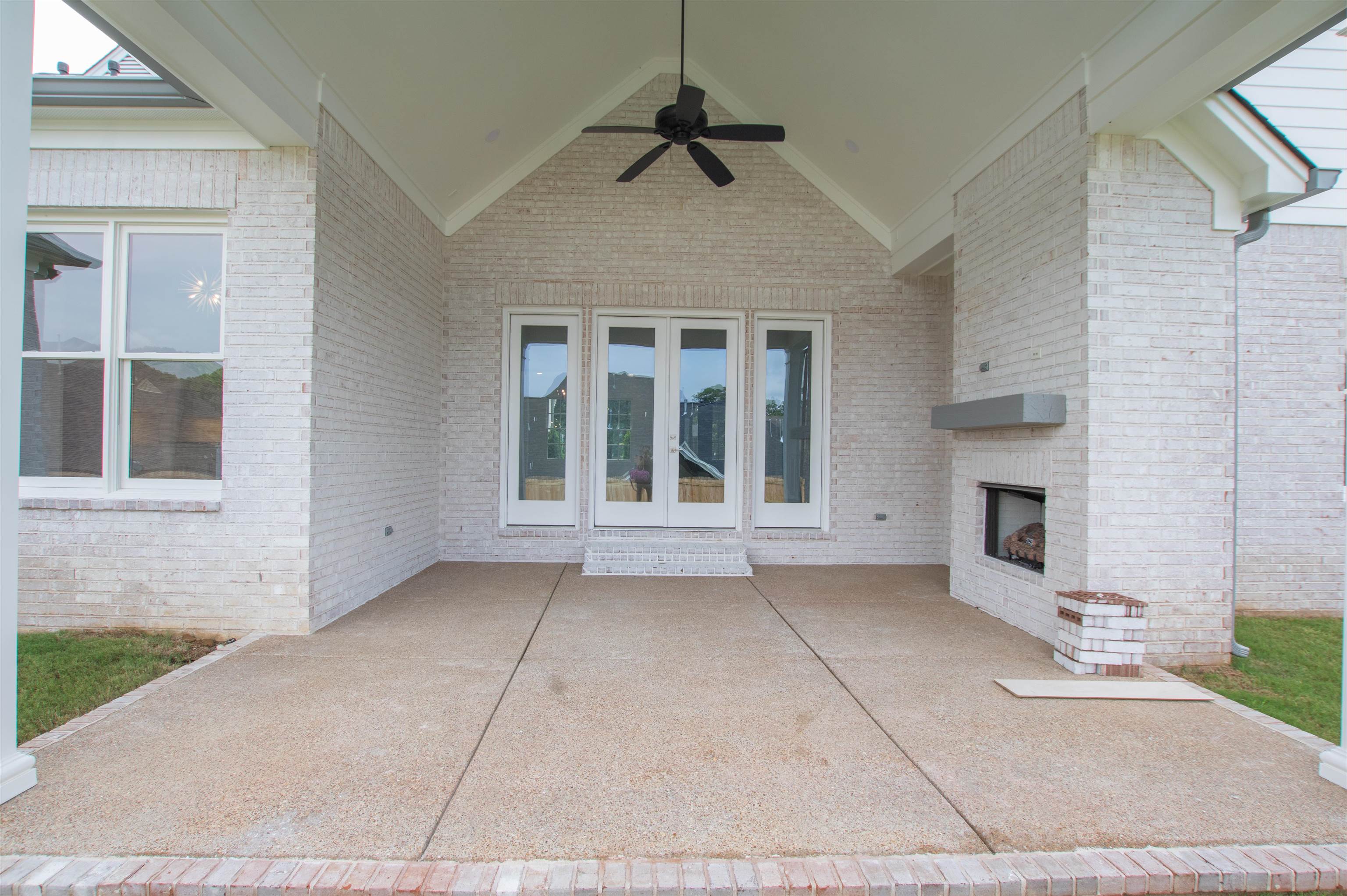 2611 Moore Rd Property Photo 5