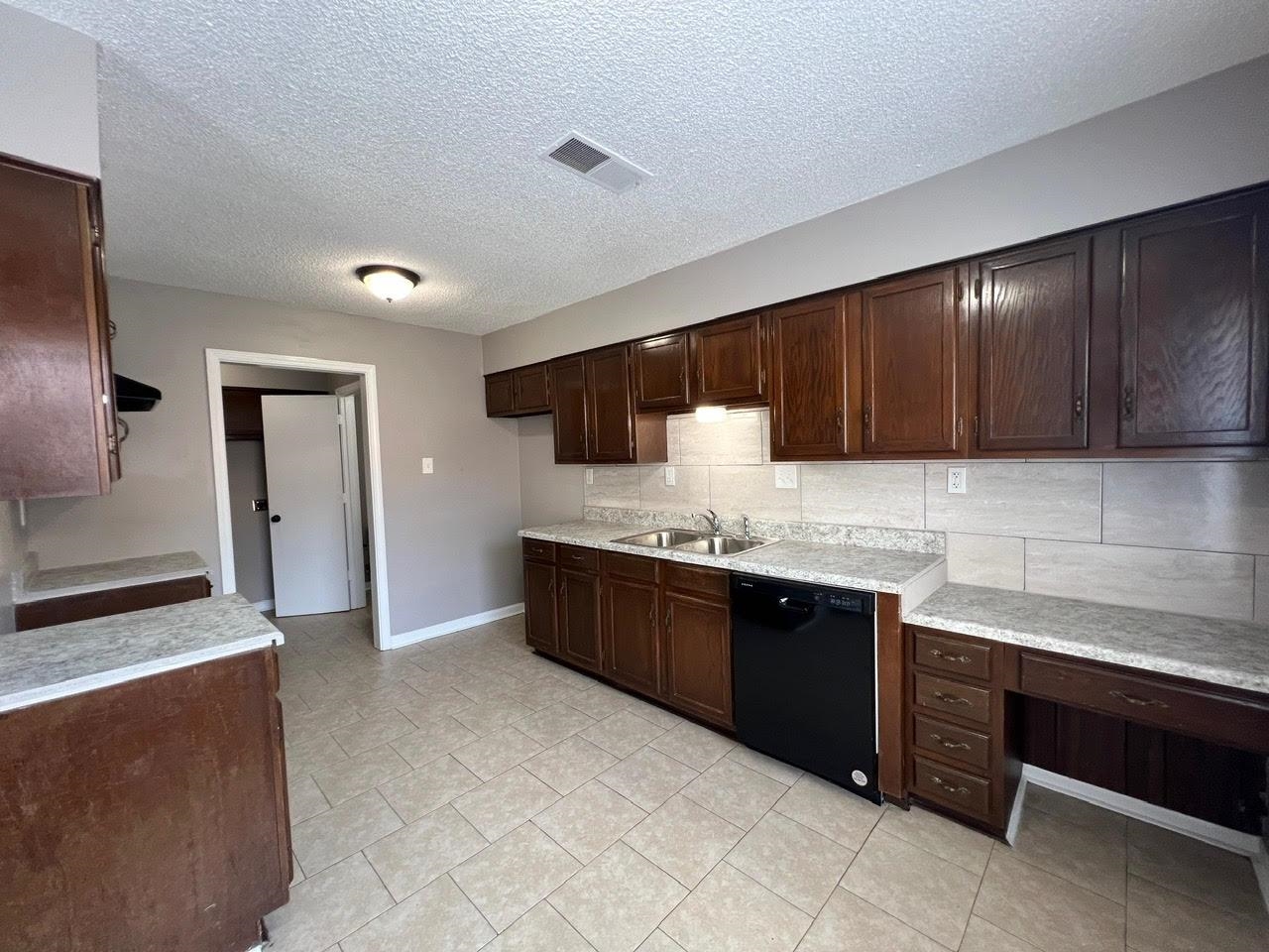 5995 Lofty Oak Dr 5995 Property Photo 2