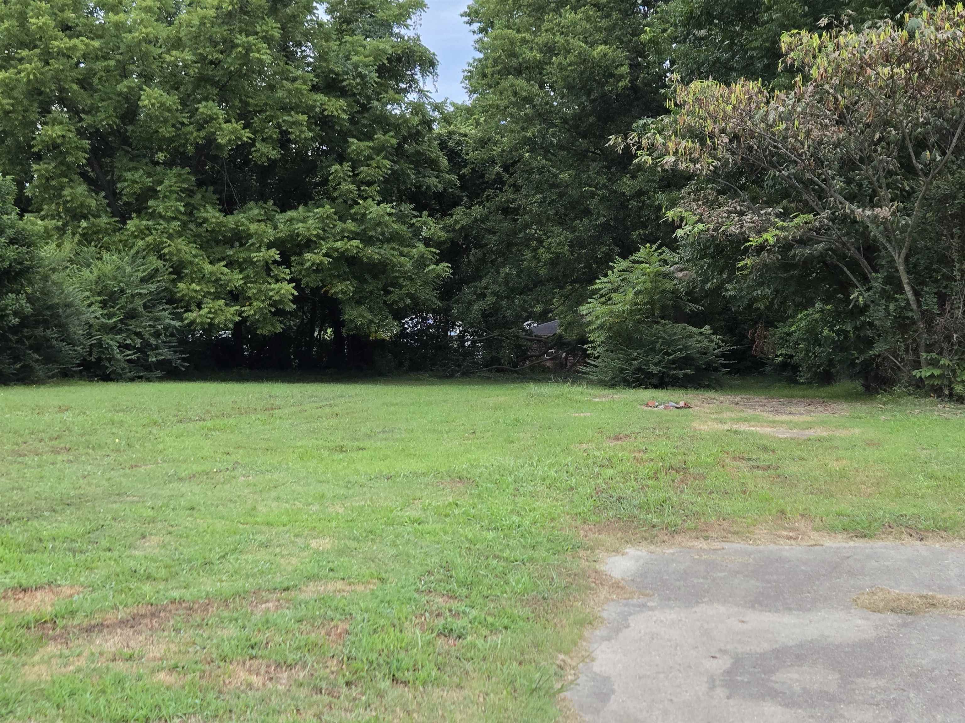 634 King Ave Property Photo 3