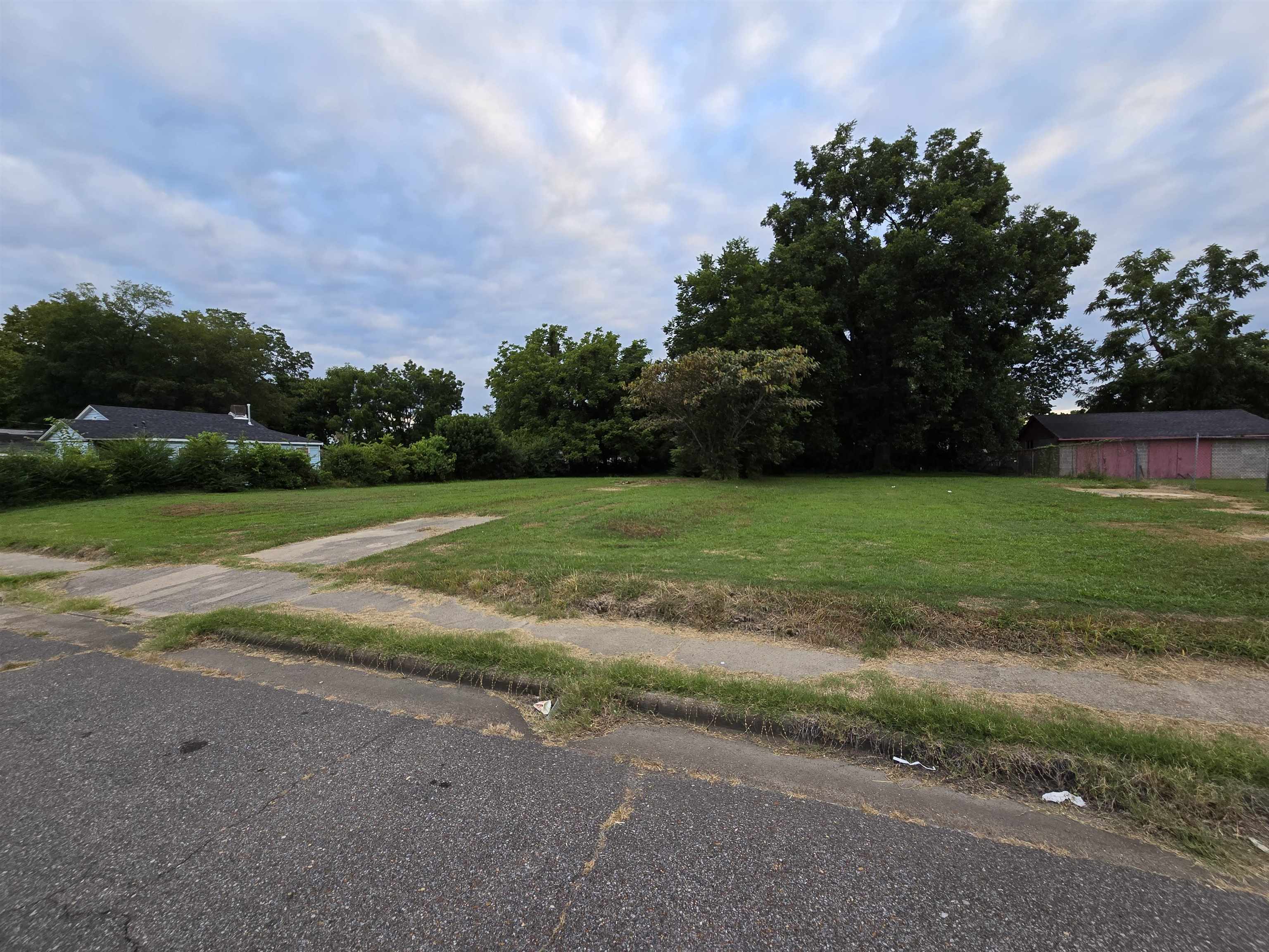 634 King Ave Property Photo 5