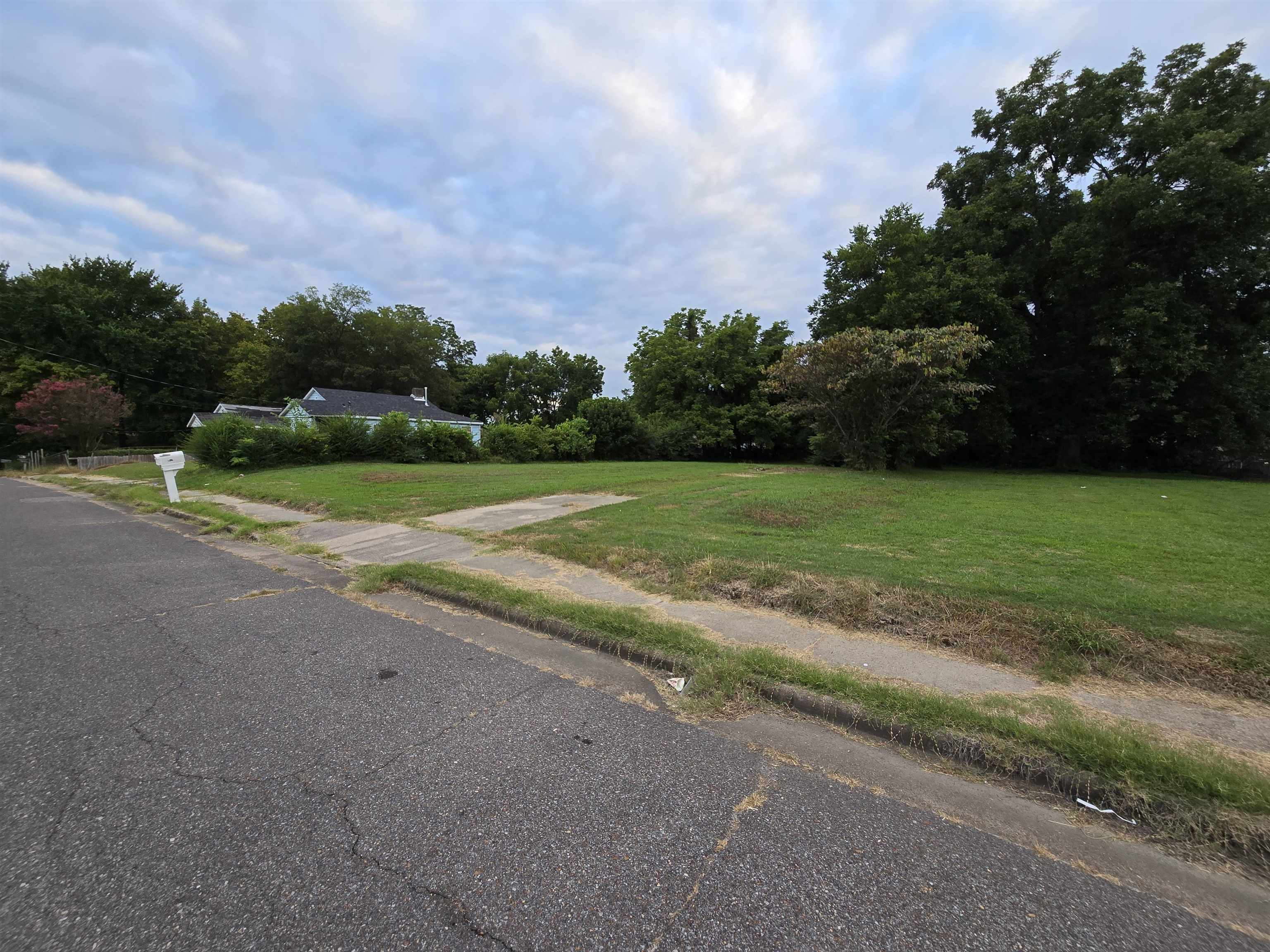 634 King Ave Property Photo 6