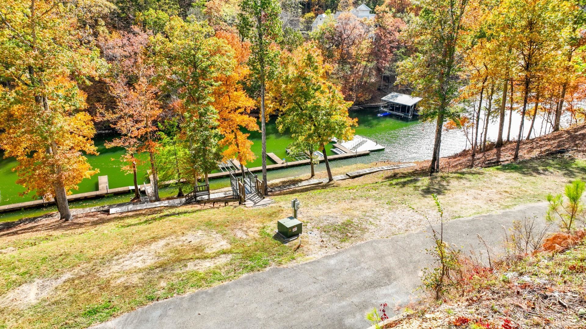 3 Breezey Pt Property Photo 12