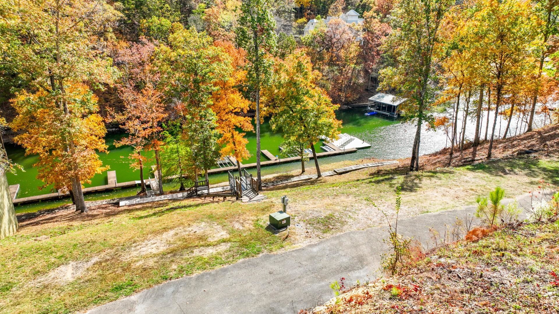 3 Breezey Pt Property Photo 20
