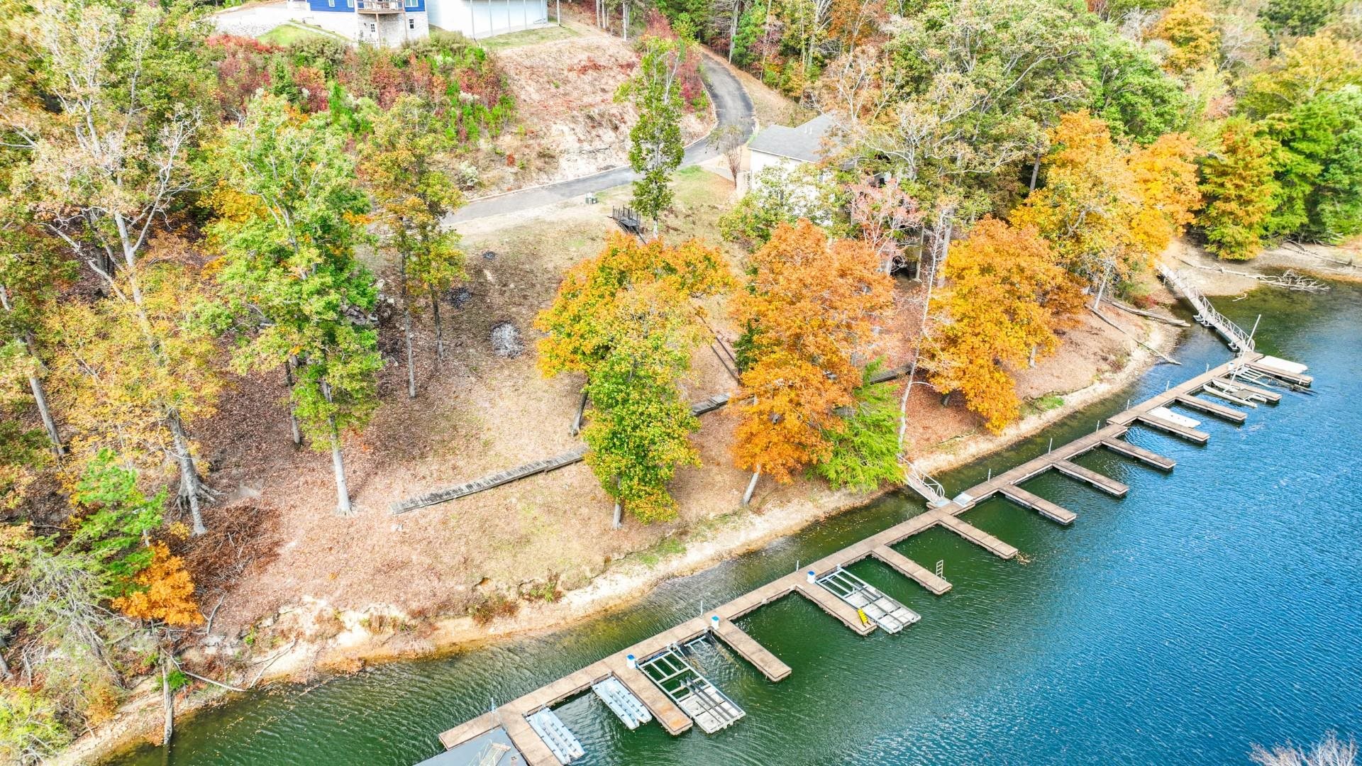 12 Breezey Pt Property Photo 12