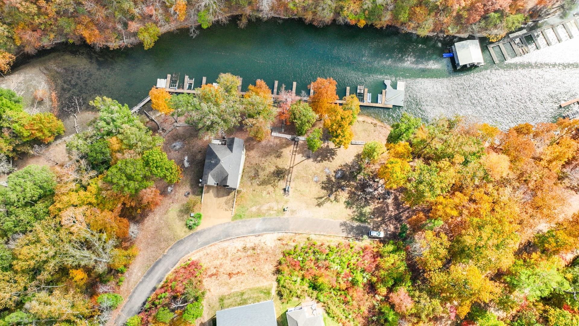 123 Breezey Pt Property Photo 16