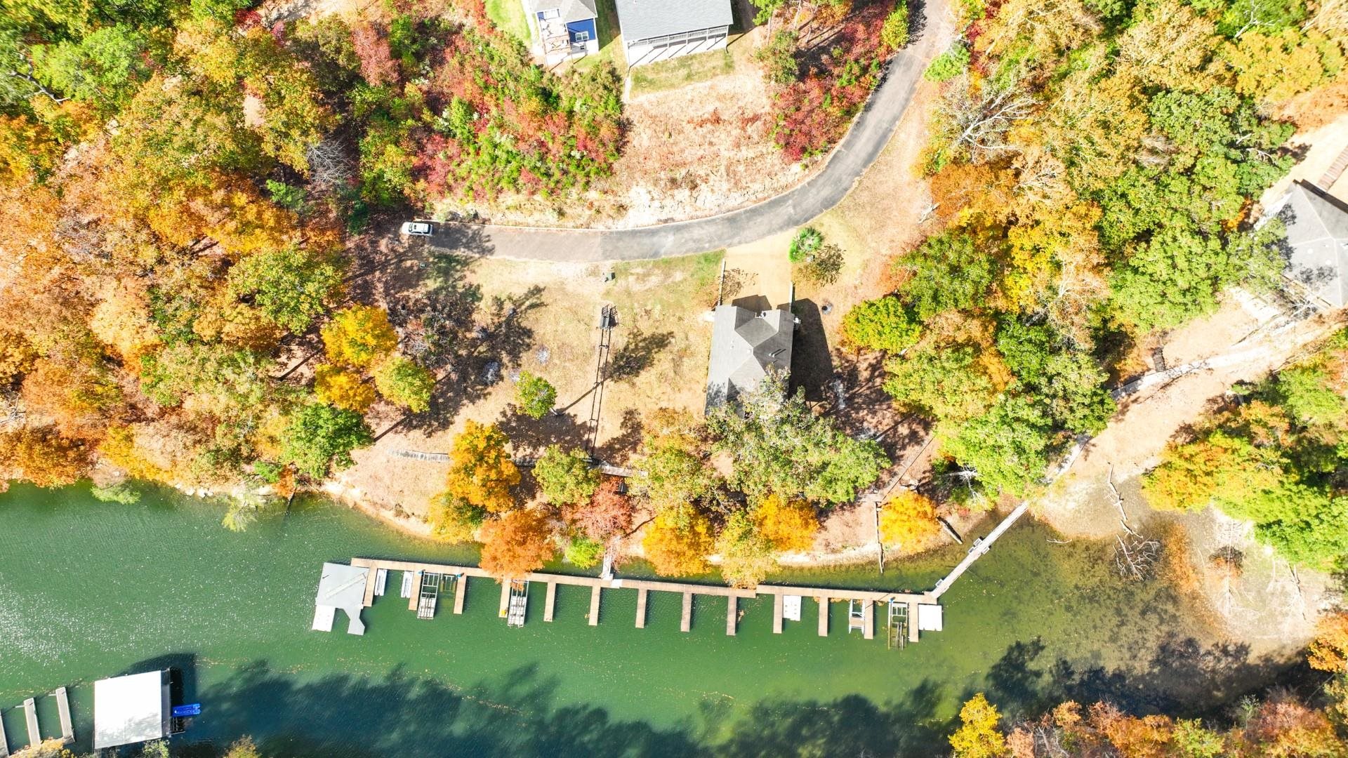 123 Breezey Pt Property Photo 17