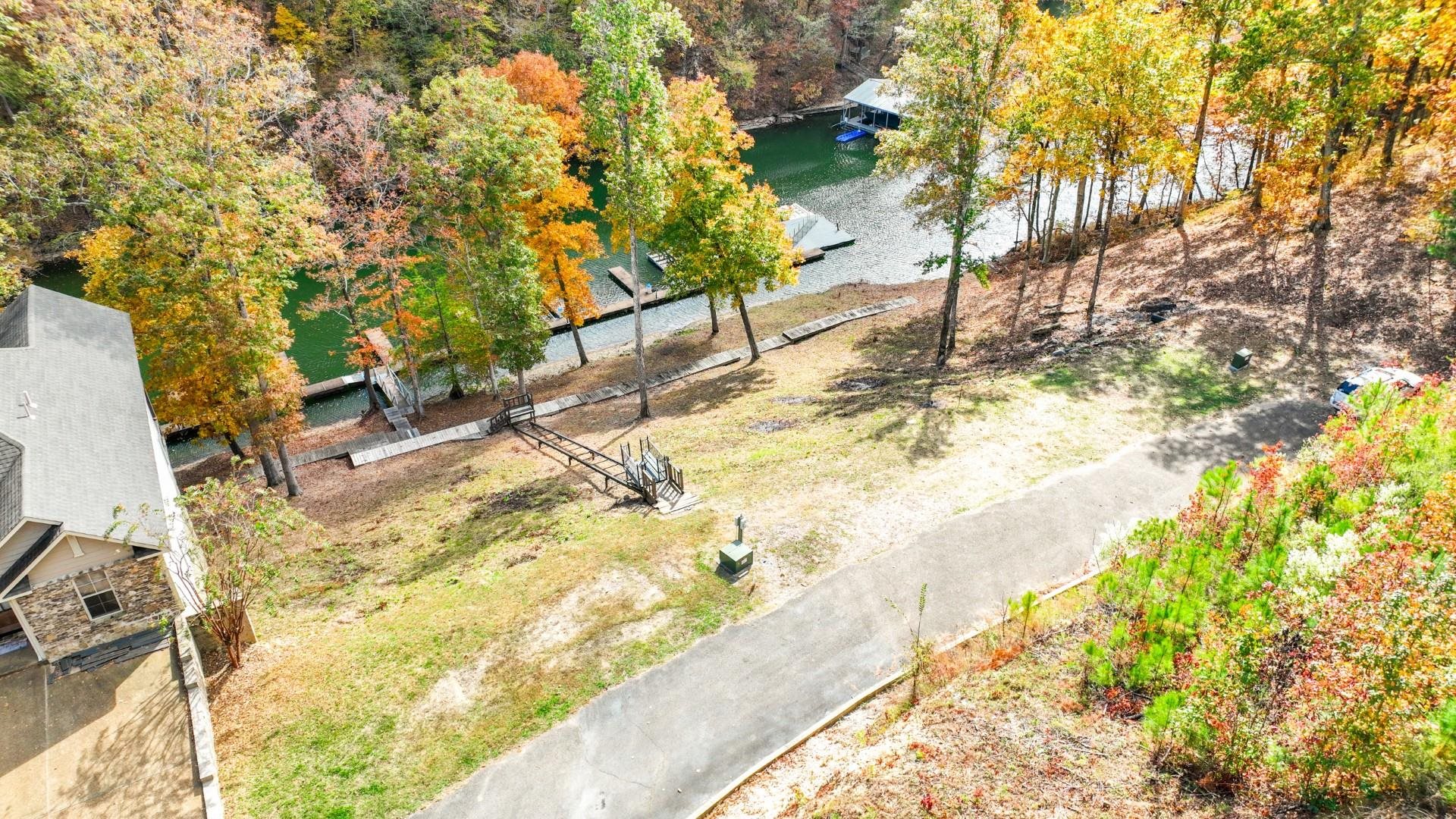 123 Breezey Pt Property Photo 20