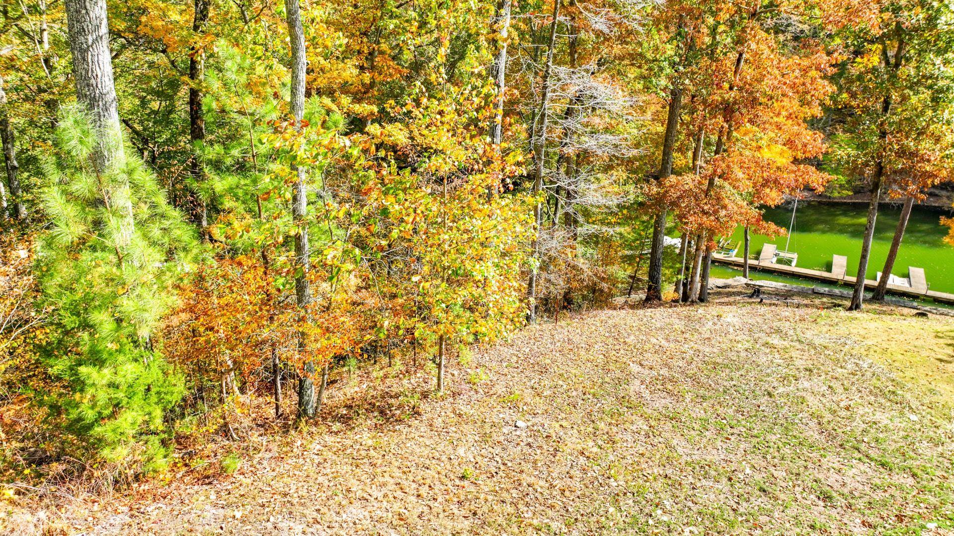 6 Breezey Pt Property Photo 11