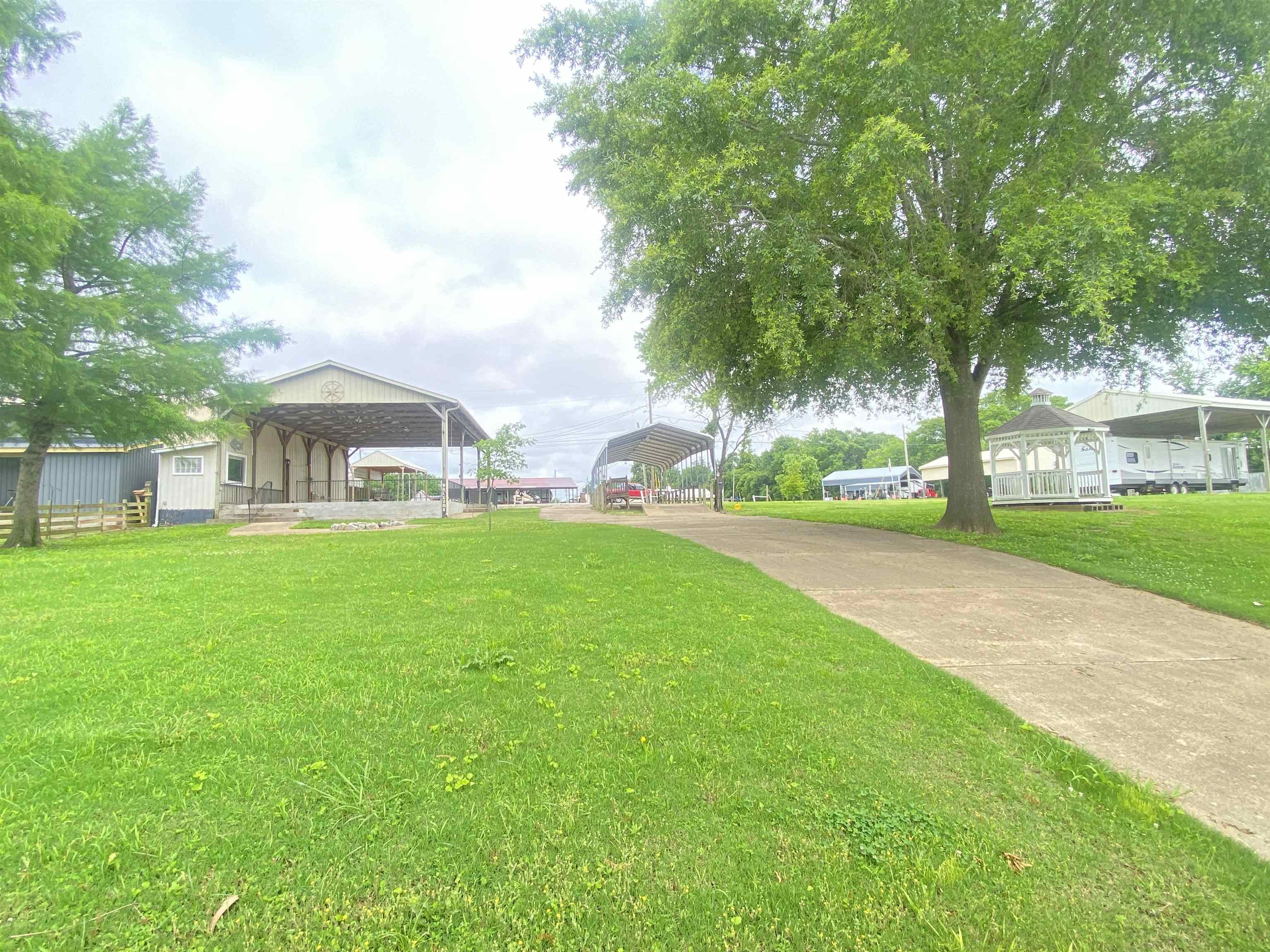 2950 Catfish Ln Property Photo 10