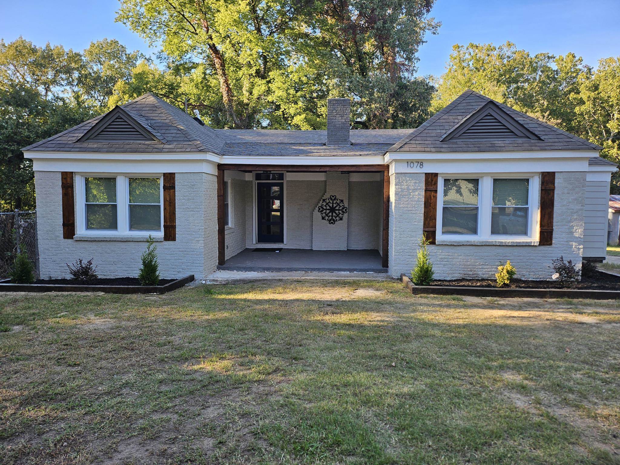 1078 N BALL RD Property Photo 1