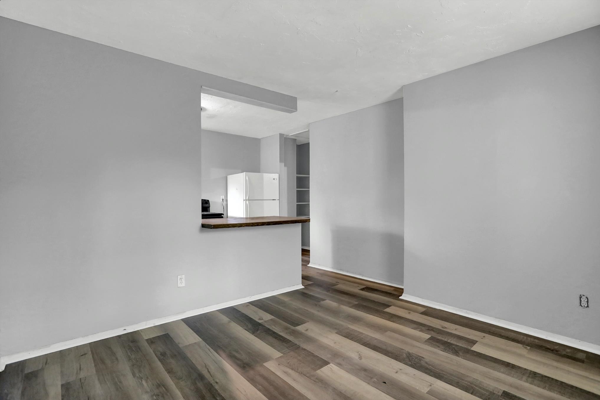 374 N Dunlap St Property Photo 10