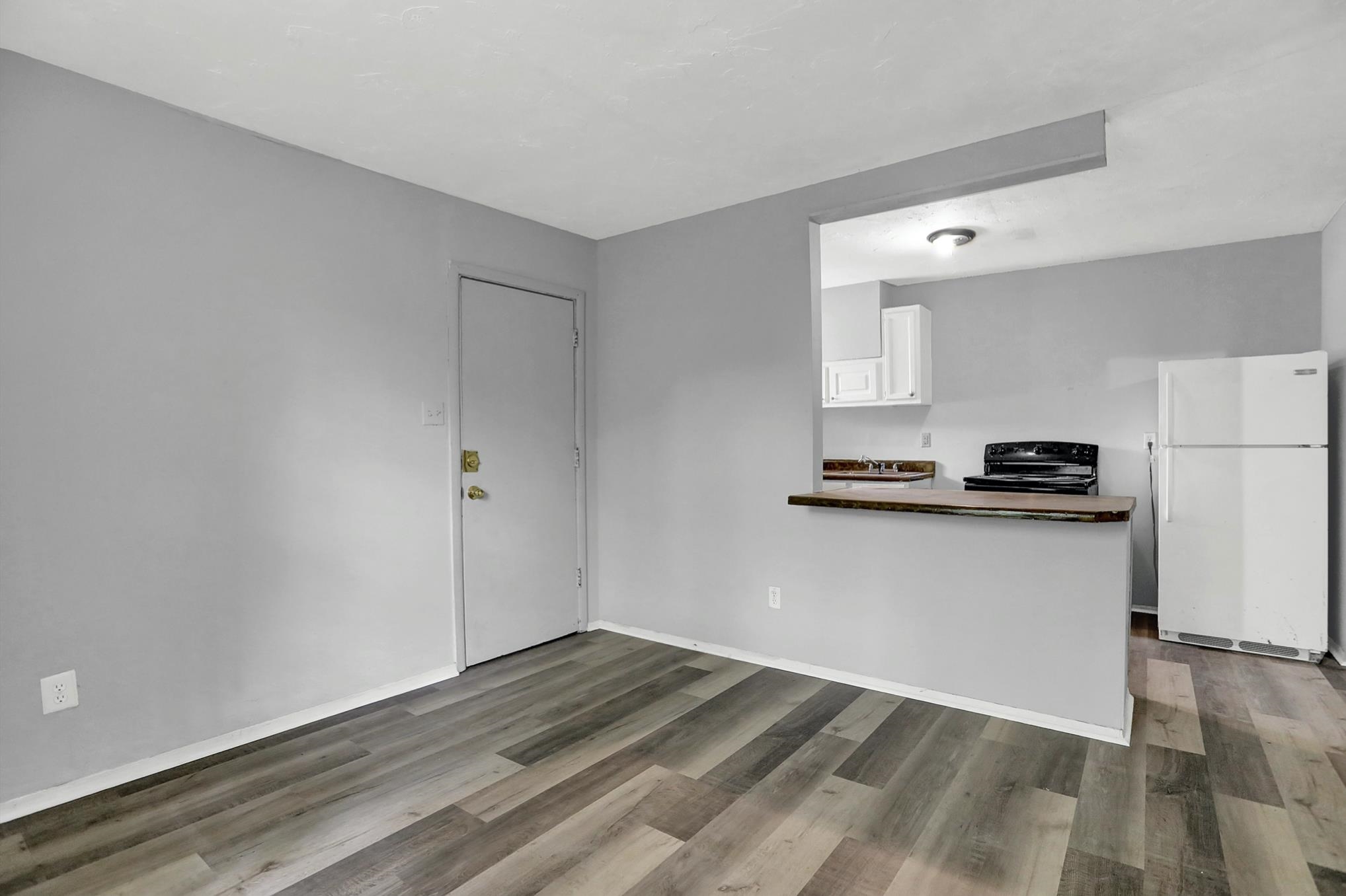 374 N Dunlap St Property Photo 11