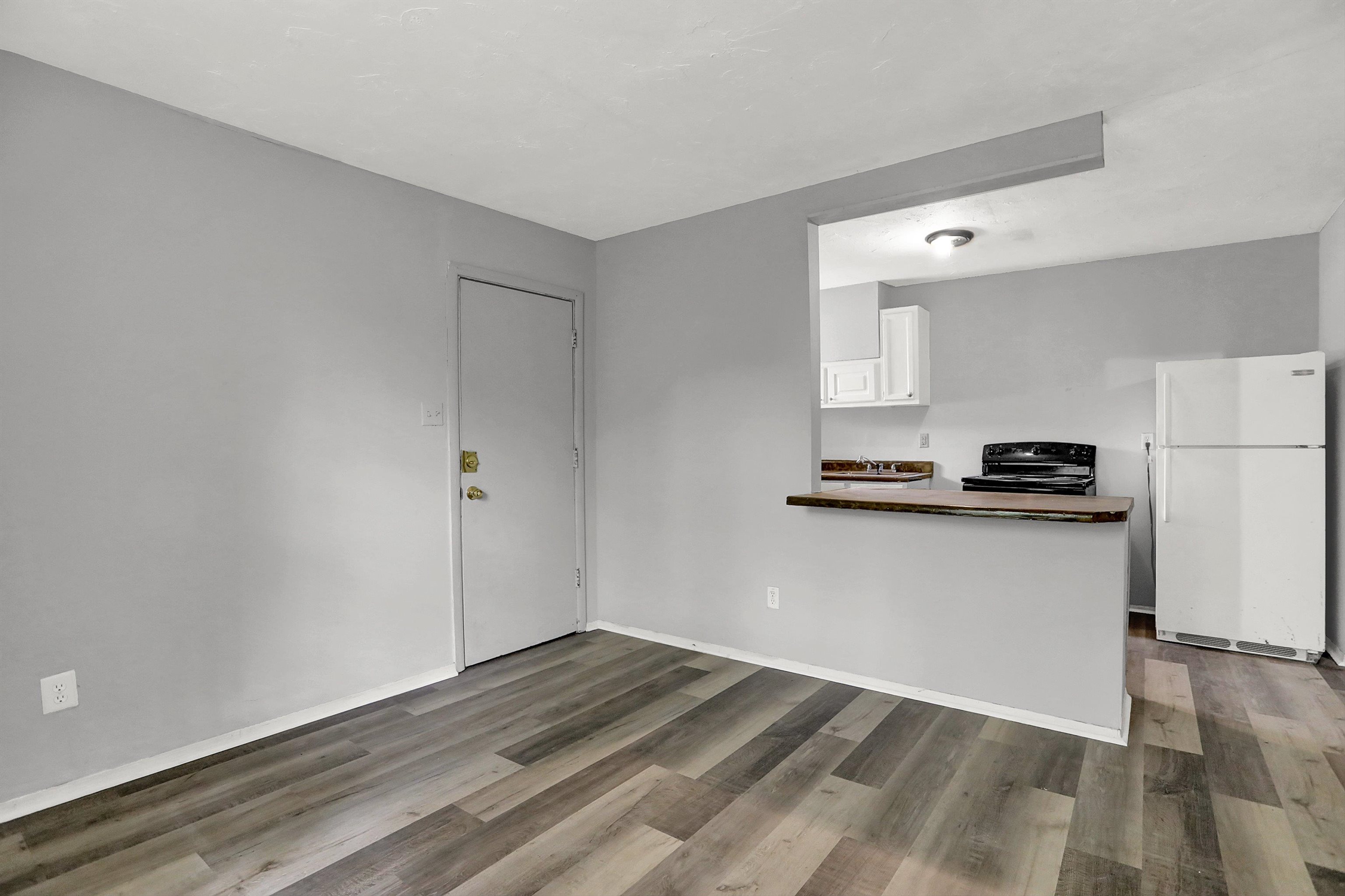 374 N Dunlap St Property Photo 15