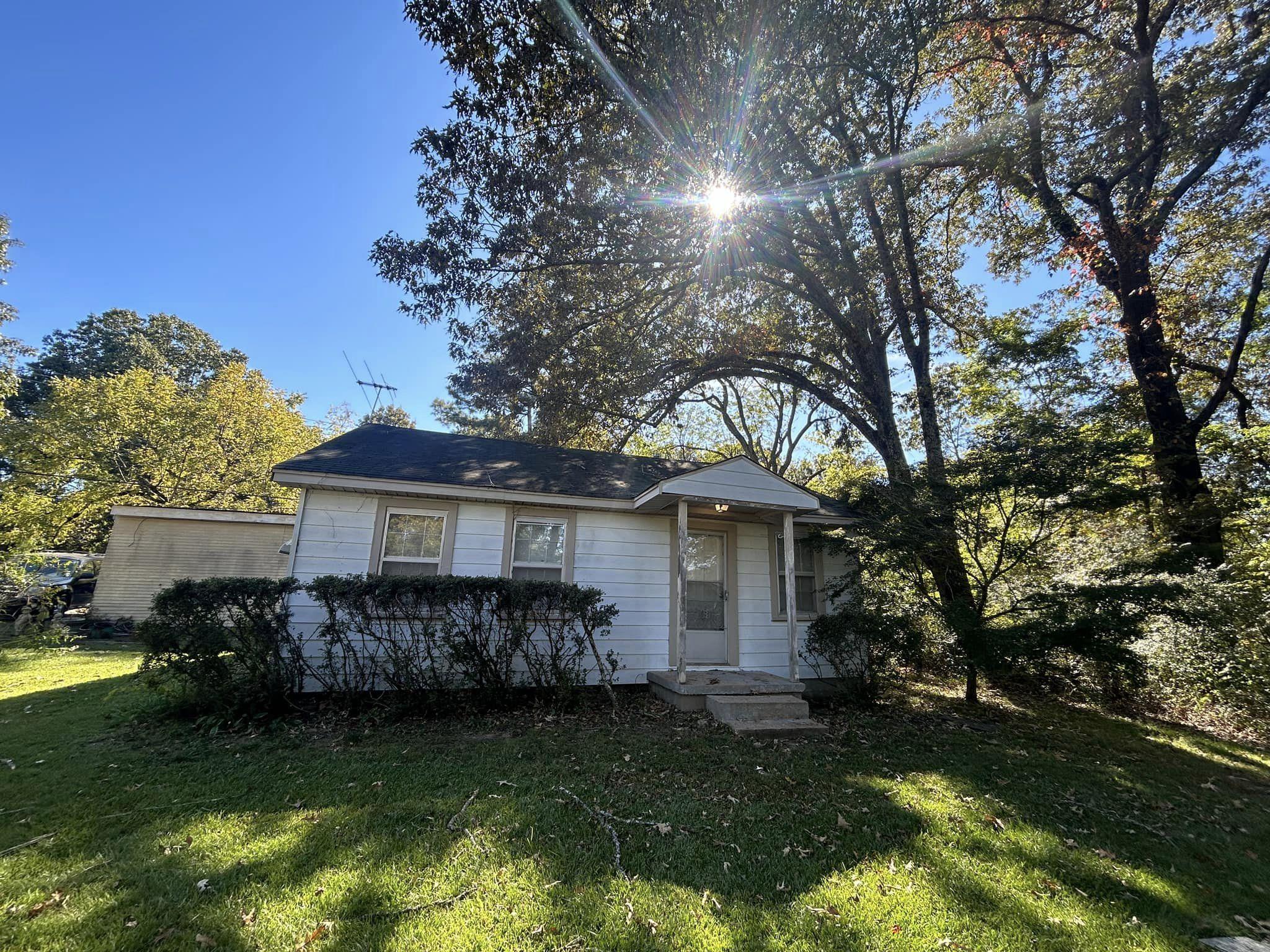 11361 Macon Rd Property Photo 1