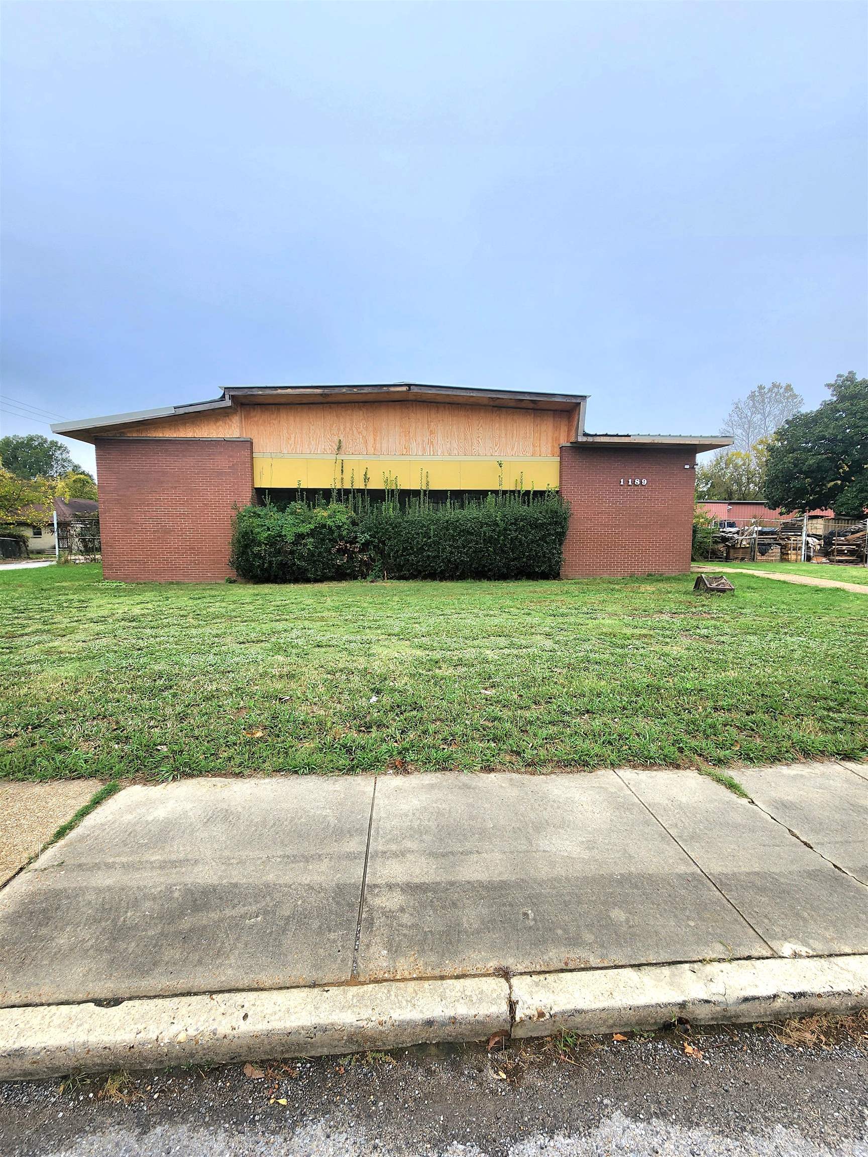 1189 Breedlove St Property Photo 1