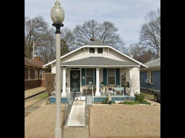 1060 FORREST AVE Property Photo 1