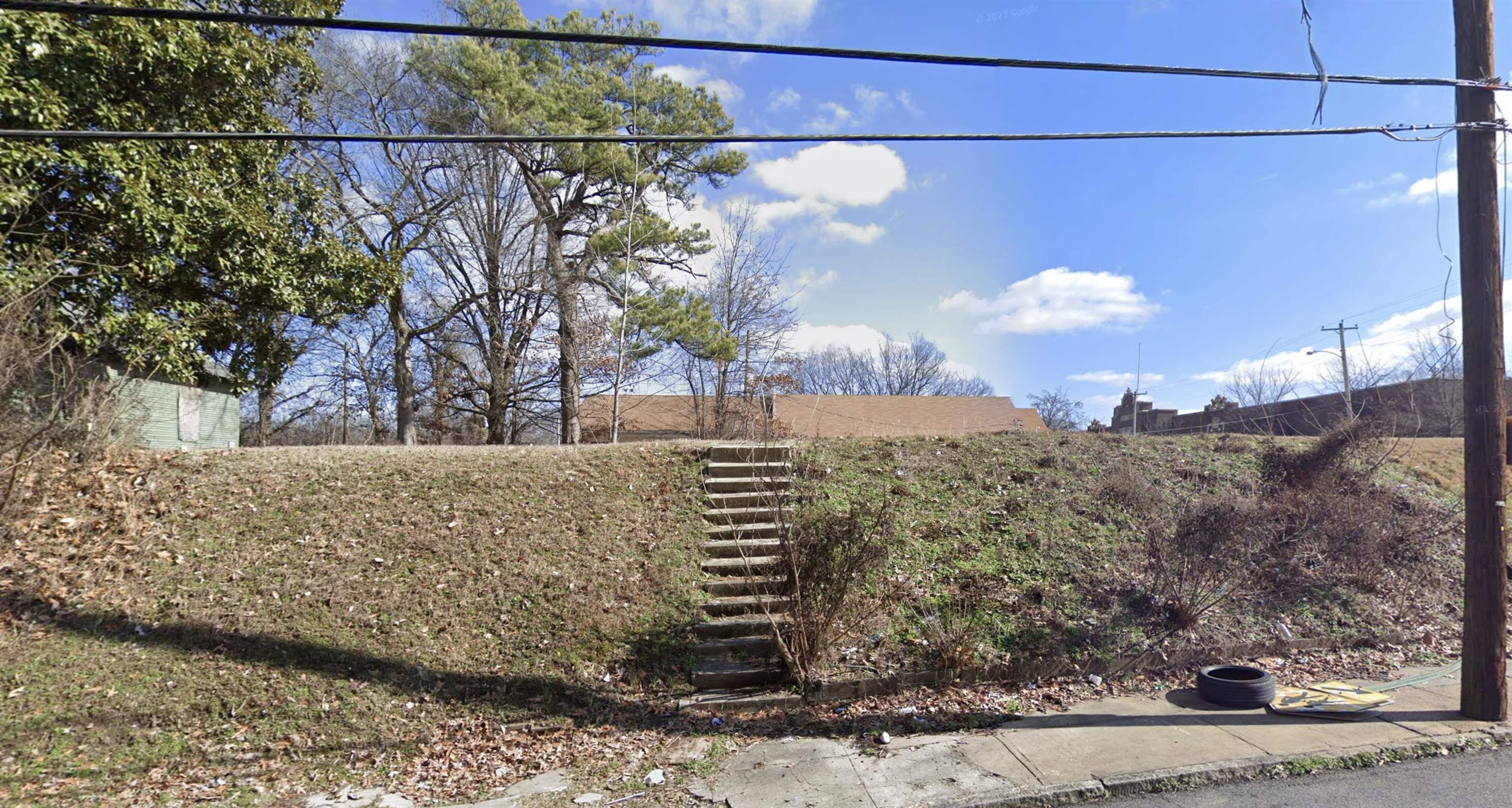 1342 Latham St Property Photo 1