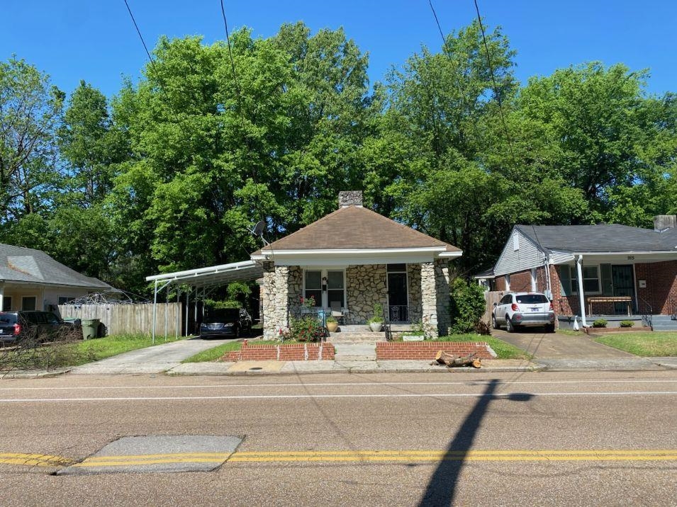 919 MCLEAN BLVD S Property Photo 1