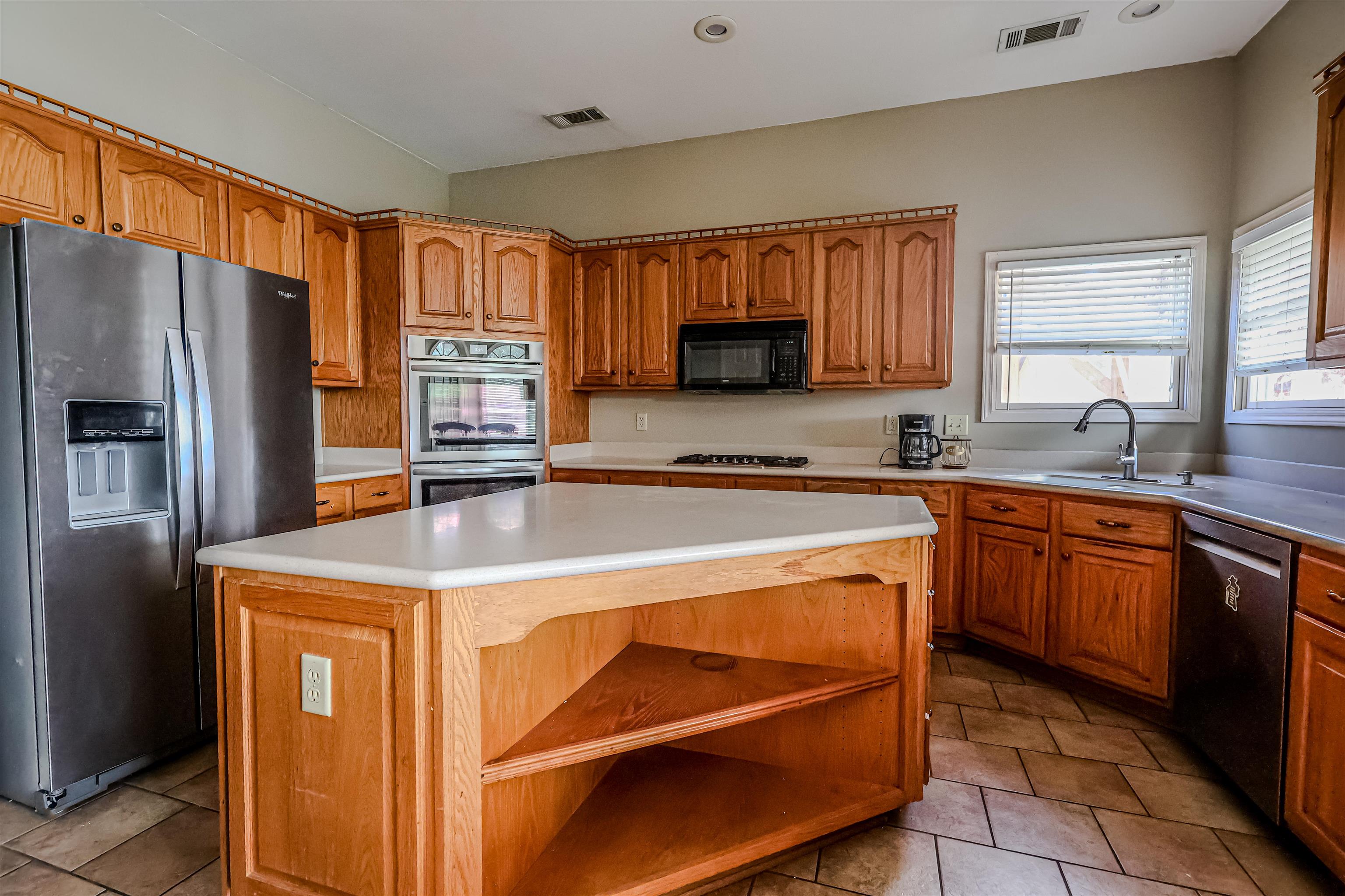 121 Reed Cir Property Photo 3