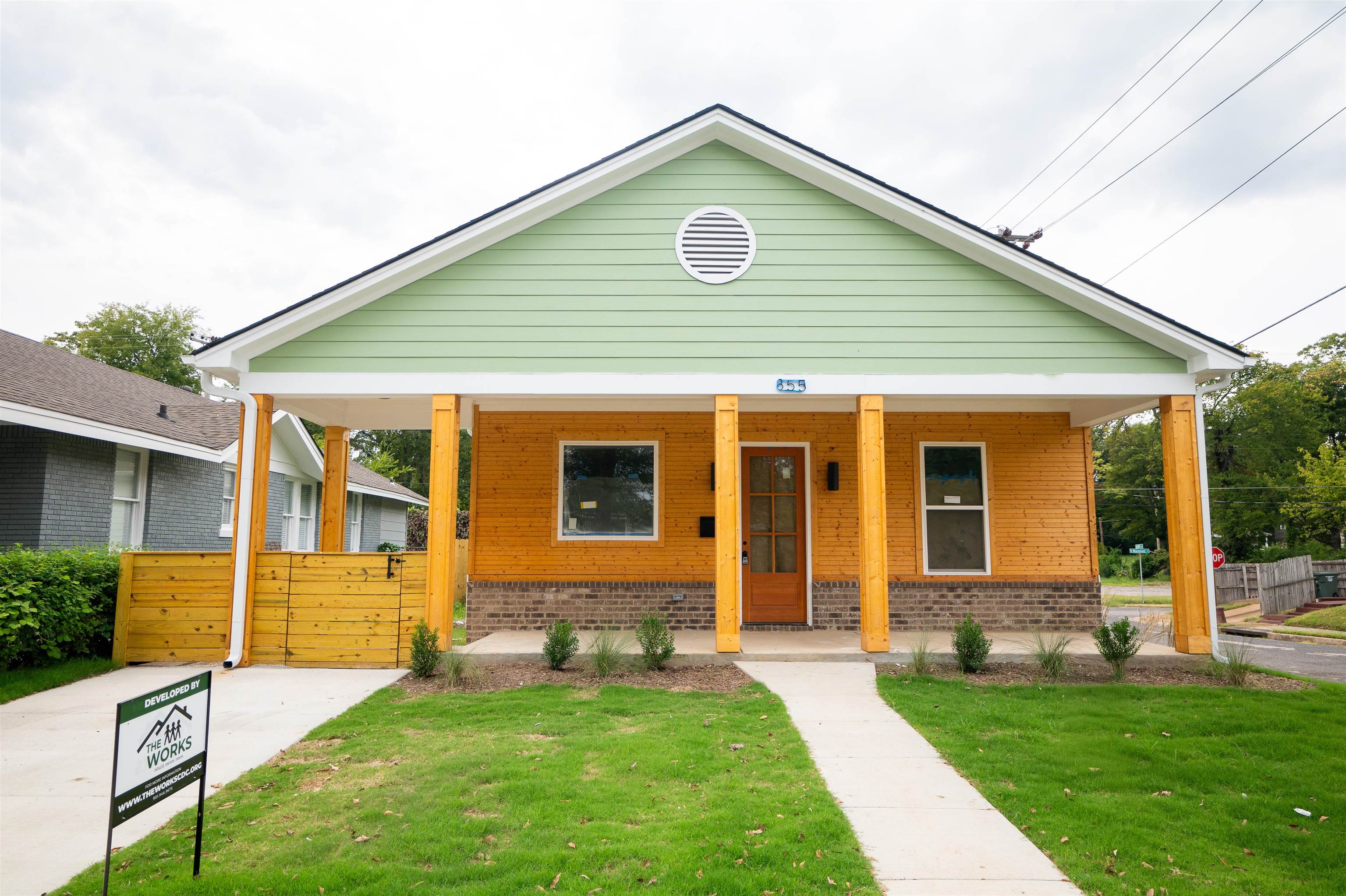 855 N WATKINS ST Property Image