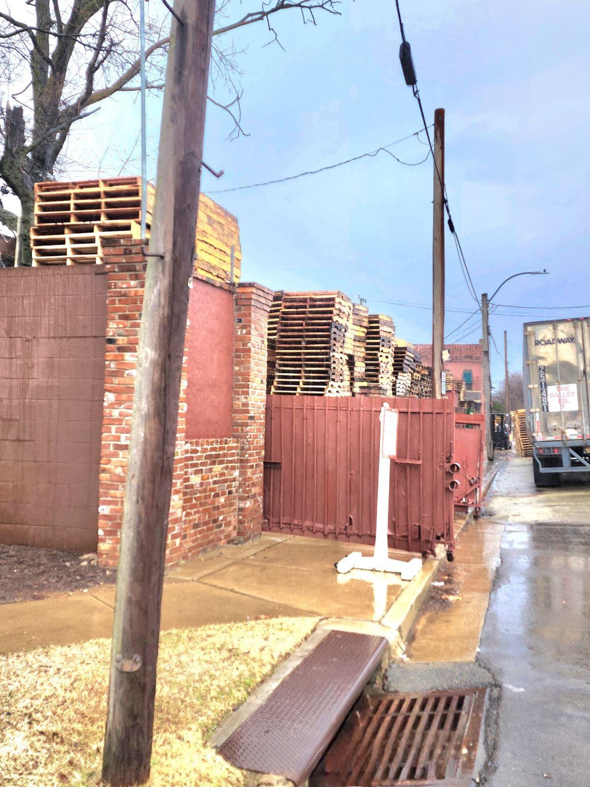 611 N Main St Property Photo 8