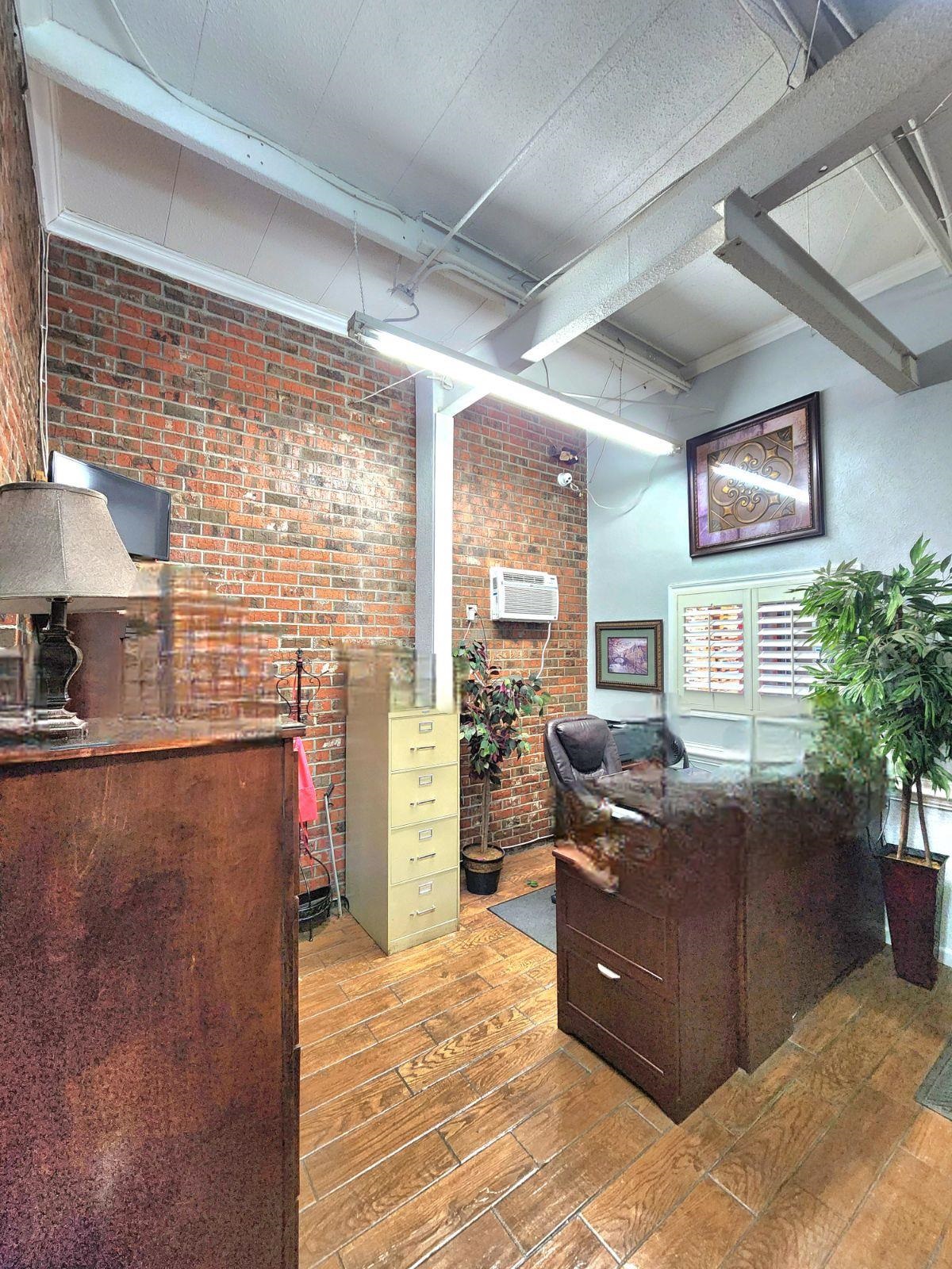 611 N Main St Property Photo 25