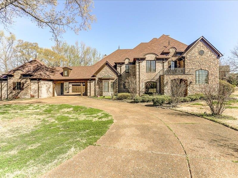 160 Windsor Ct Property Photo 1