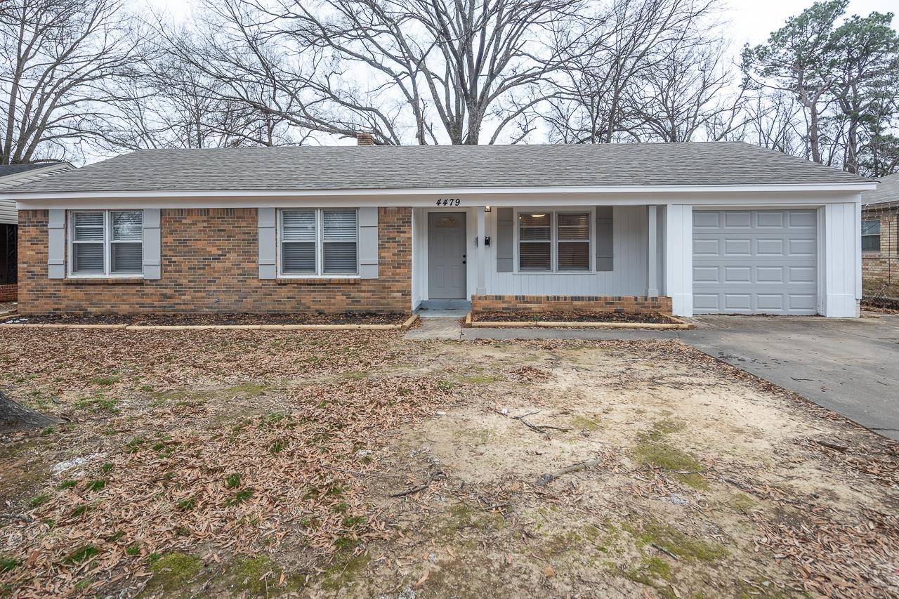 4479 E Dearing Rd Property Photo 1