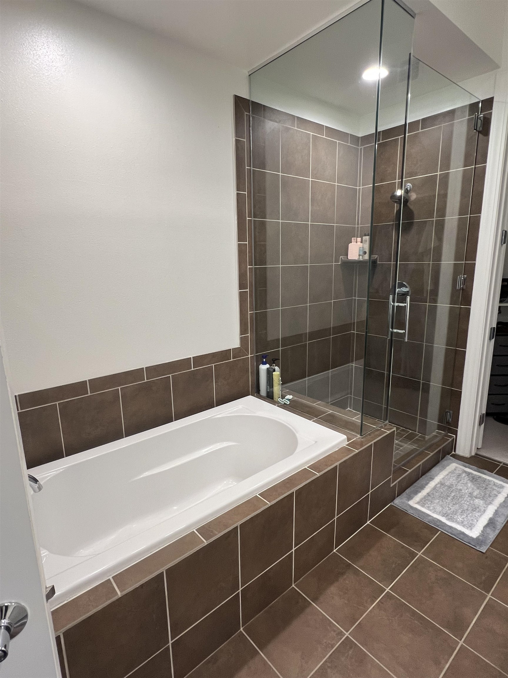 717 Riverside Dr 505 Property Photo 17