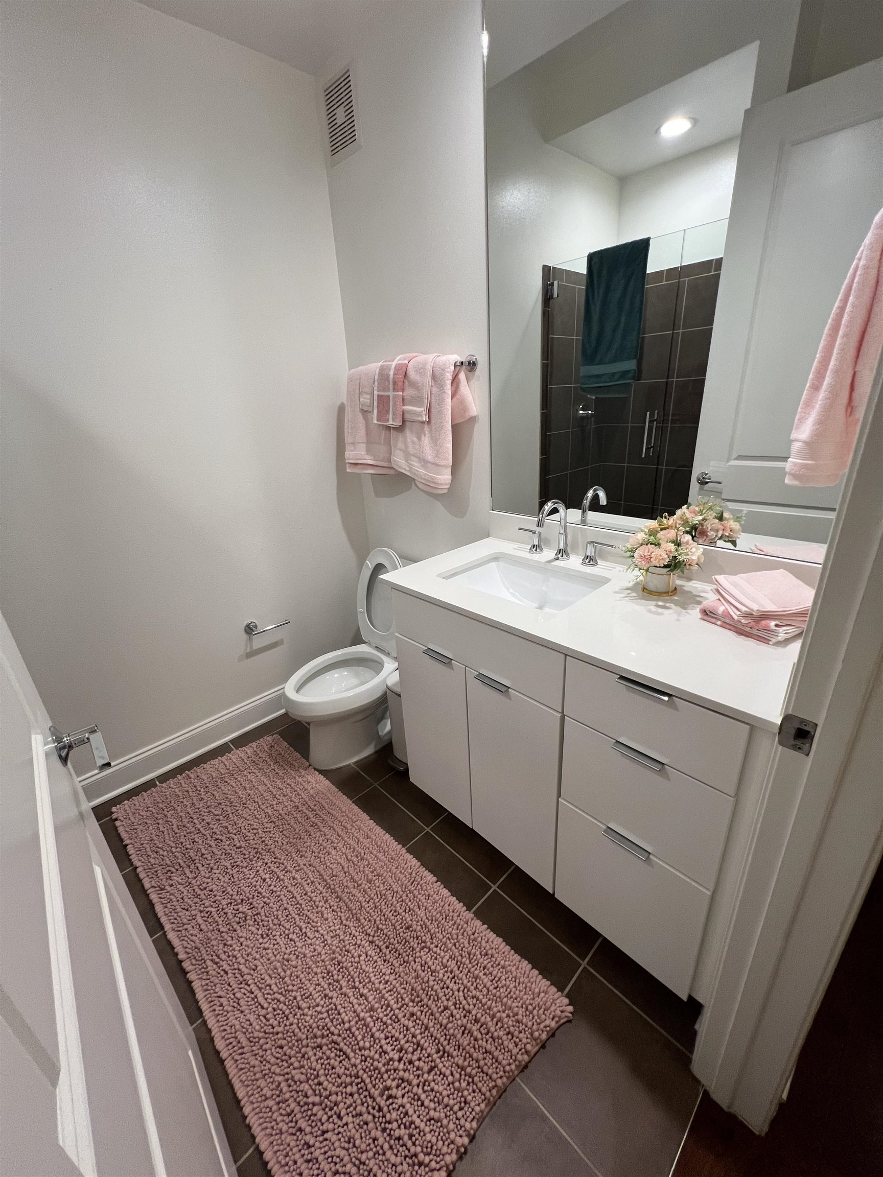717 Riverside Dr 505 Property Photo 21