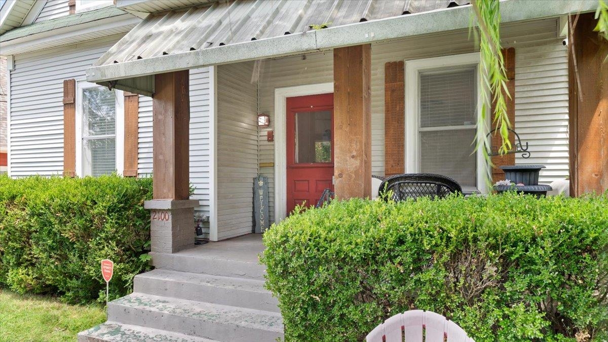 2100 Higbee Ave Property Photo 1