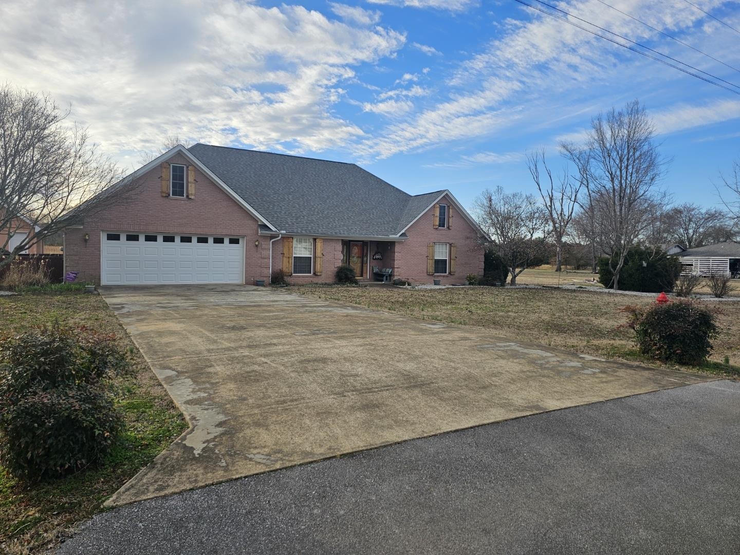 925 Golf Dr Property Photo 1