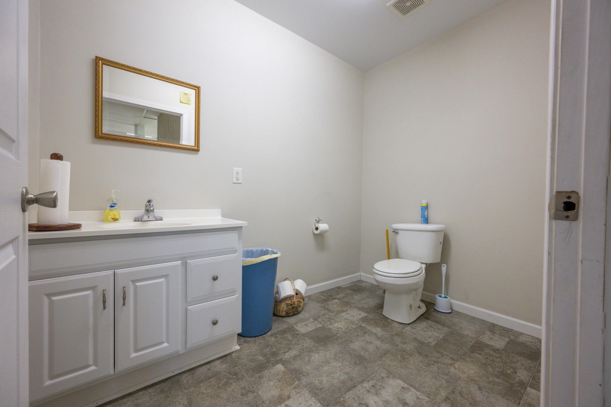 455 E Main St Property Photo 7