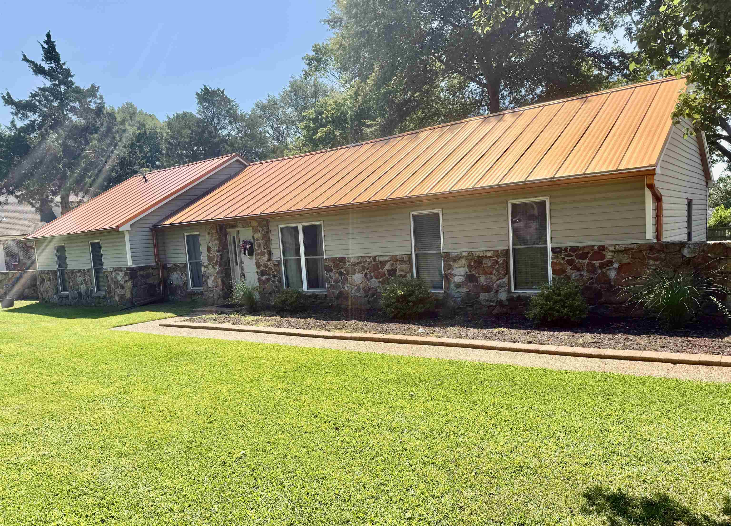 591 Fletcher Rd Property Photo 1
