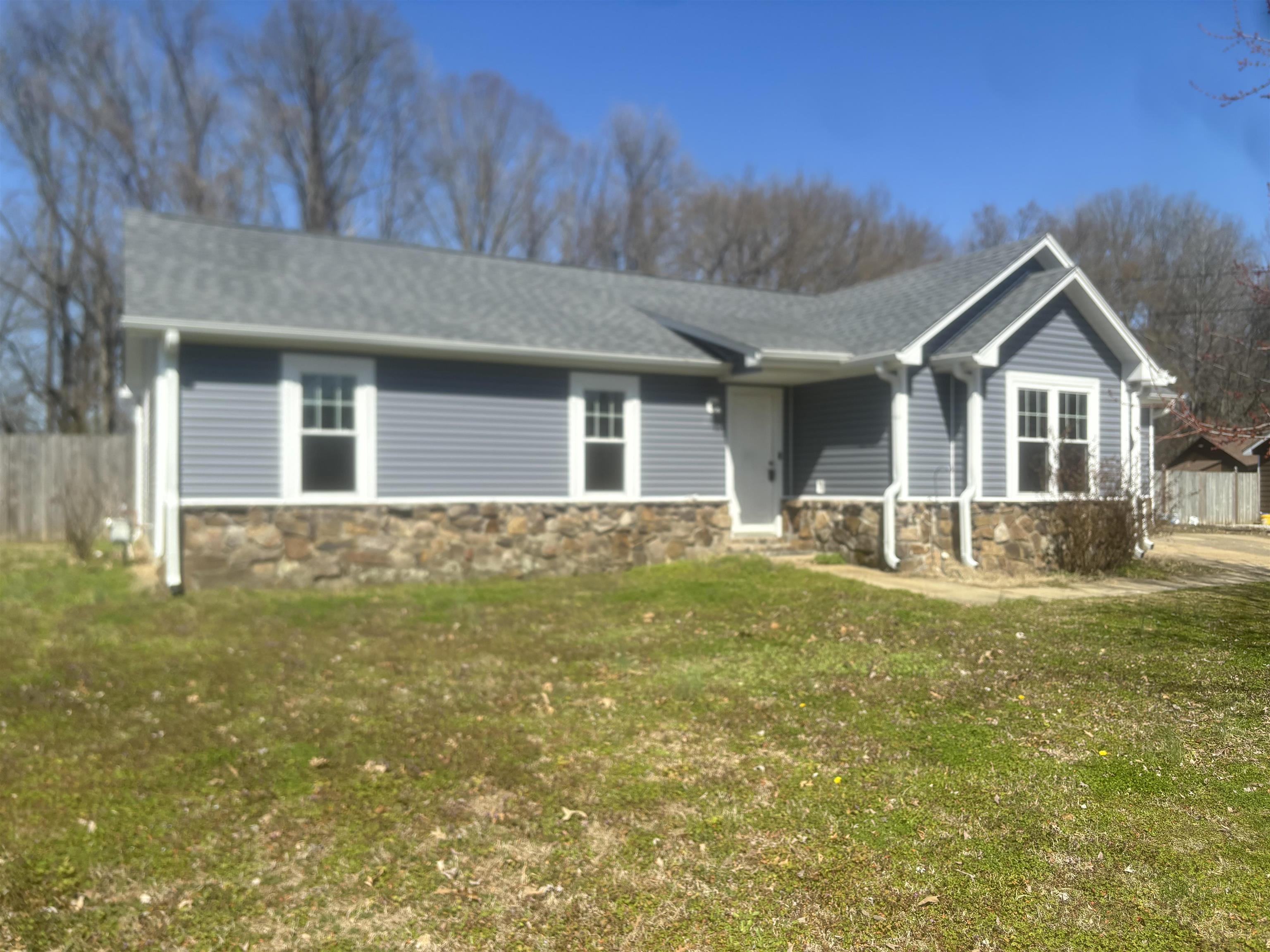 529 Shannon Ln Property Photo 1