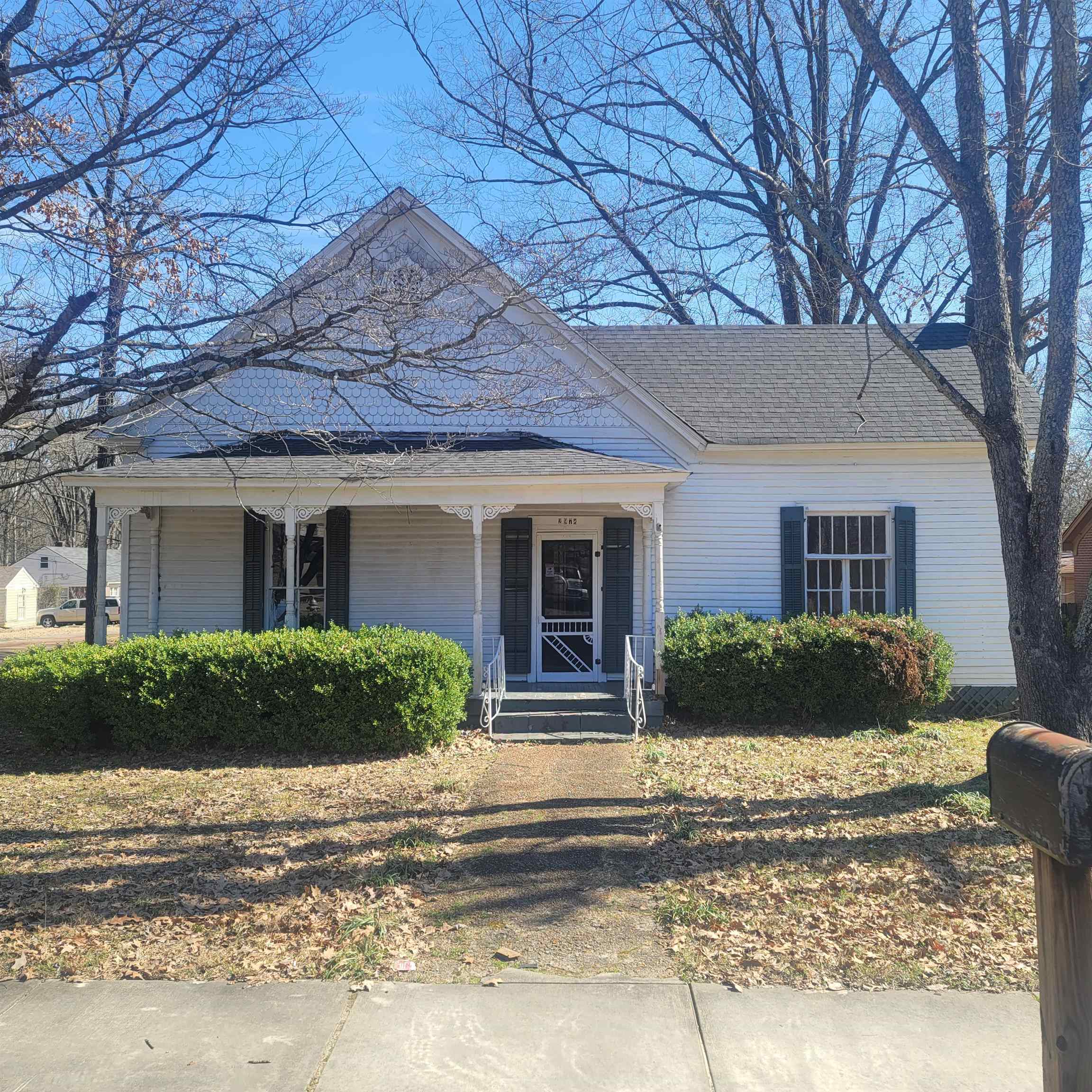 2978 Court St Property Photo 1