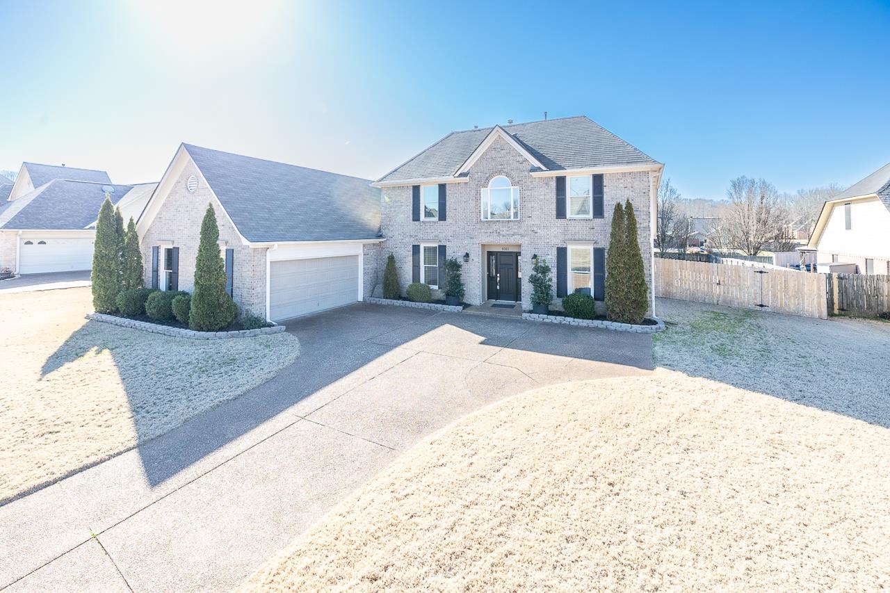 9303 Falcon Hill Dr Property Photo 1